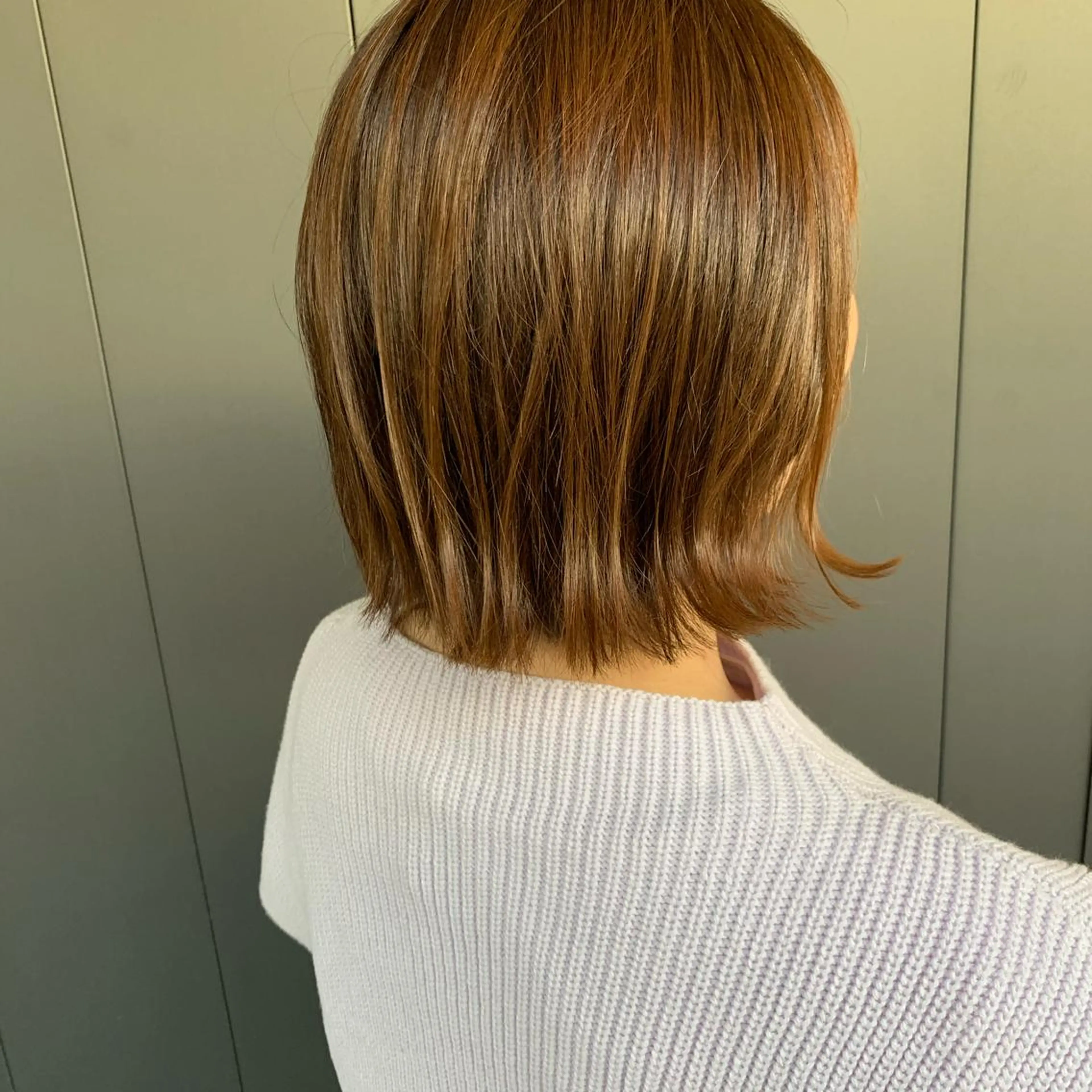 ショート ボブ 外ハネヘア カット ヘアカラー toki所属・ＳＨＵ ＮＴＡのヘアスタイル