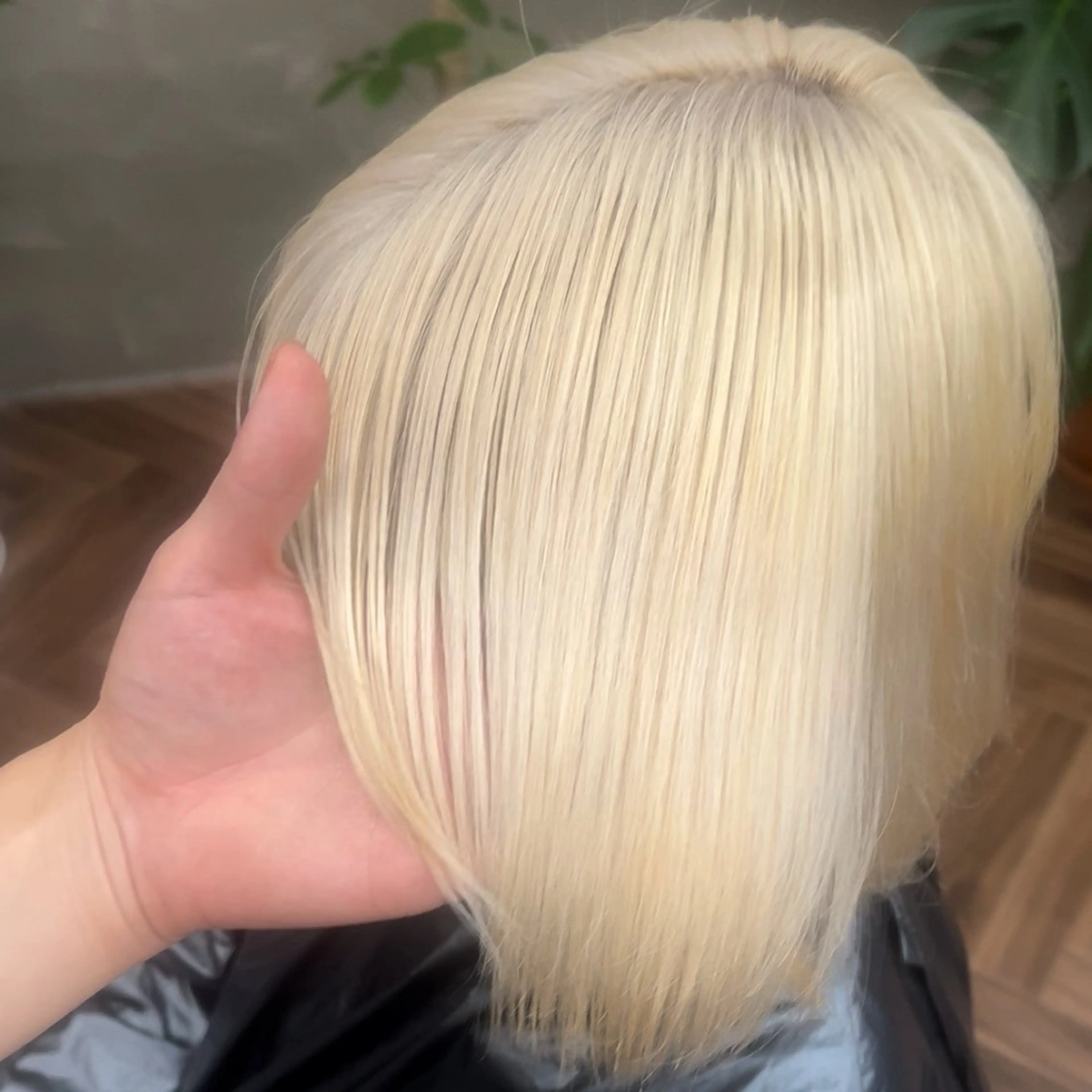 ミディアム カラー ブリーチ ブロンド ケアブリーチ 透明感カラー ダブルカラー カット ヘアカラー トリートメント ニュアンスレイヤー ハイトーンカラーのヘアスタイル