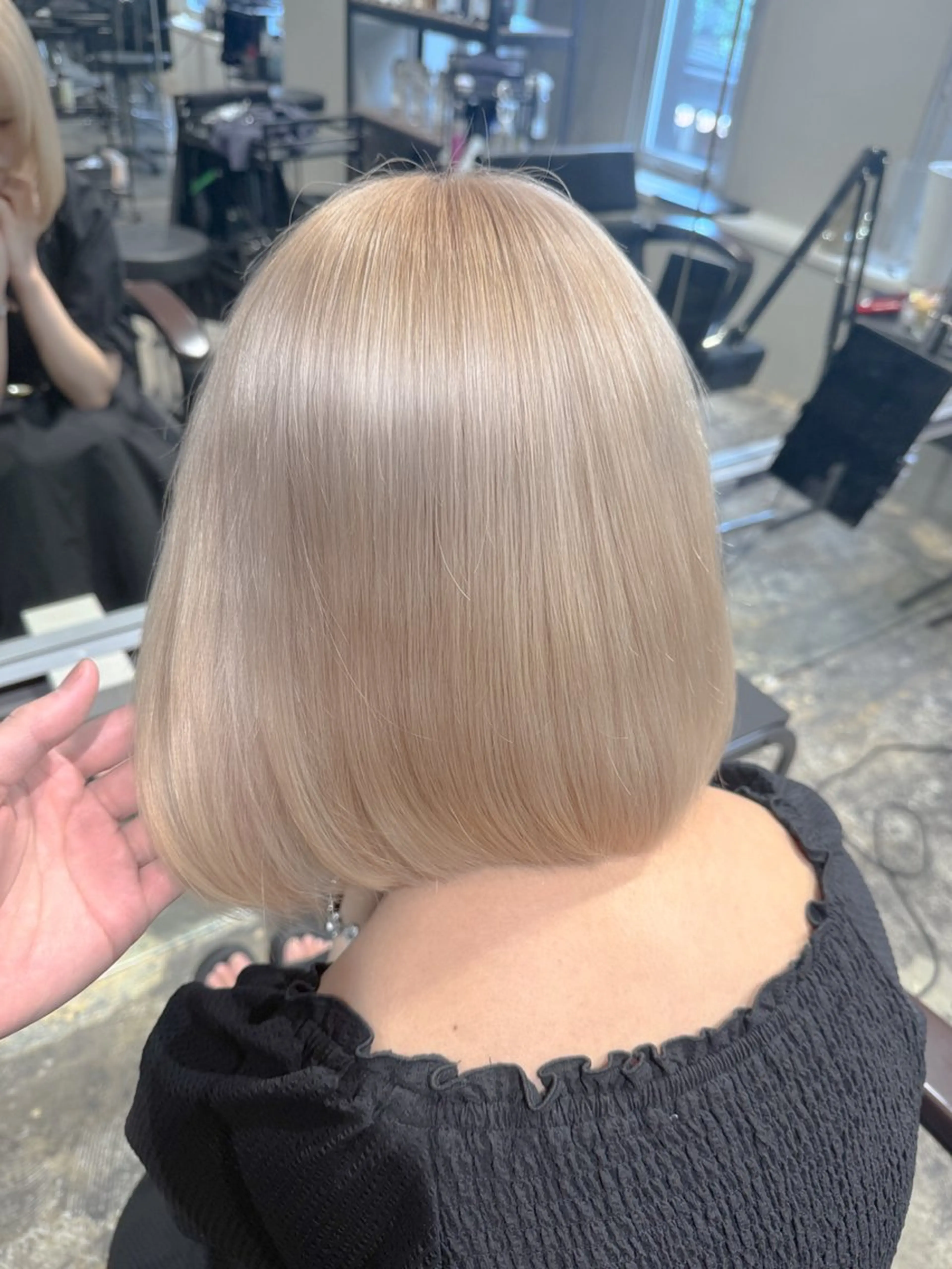 🩶ケアブリーチ(リタッチもOK)+透明感たっぷりカラー🩶1ステップトリートメント付きの写真