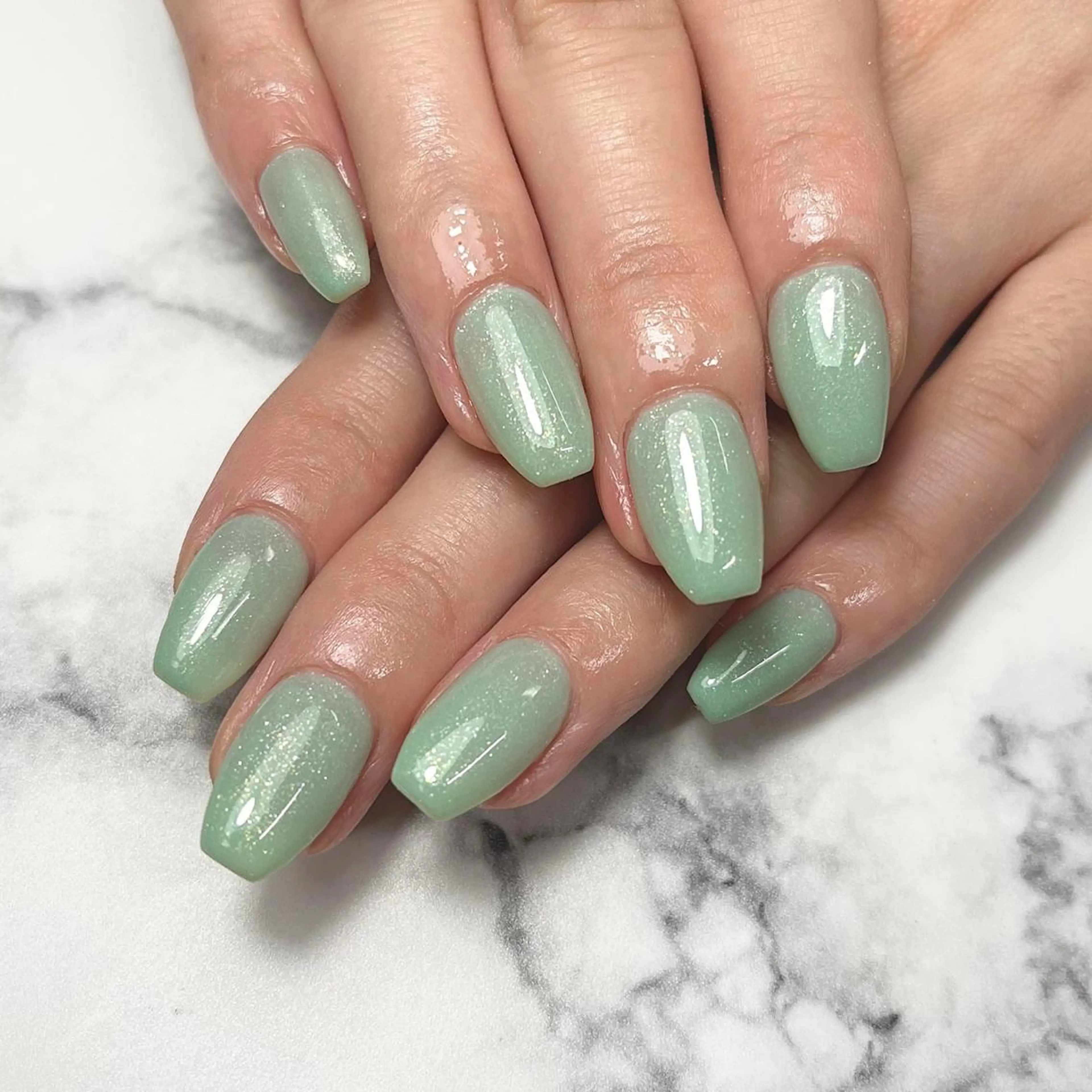 ネイル グリーン 持ち込み オフィスネイル ワンカラーネイル パステルネイル ハンドネイル NAIL NOWのネイルデザイン