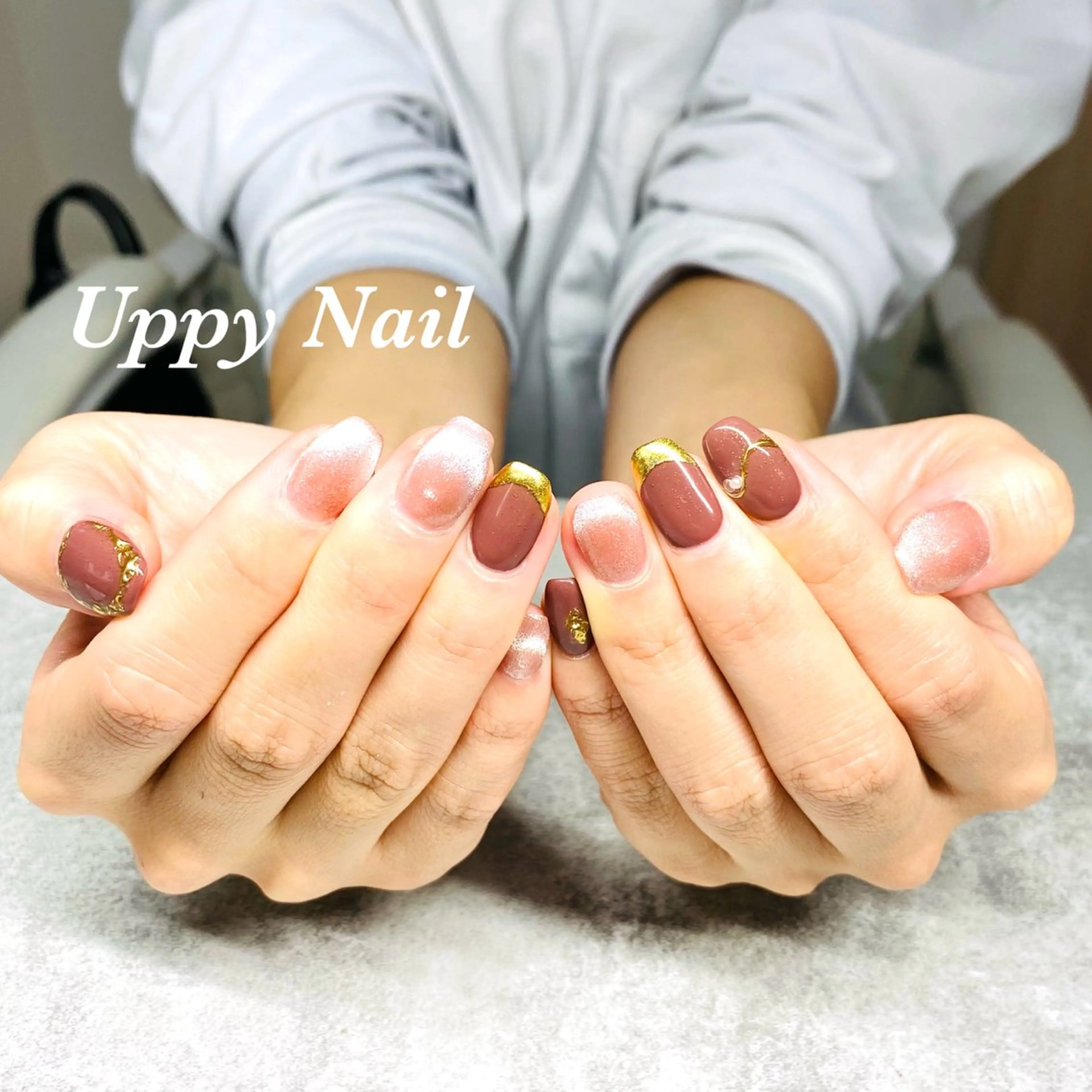 ネイル ブラウン マグネットネイル ミラーネイル ハンドネイル Uppy Nail ukyoのネイルデザイン