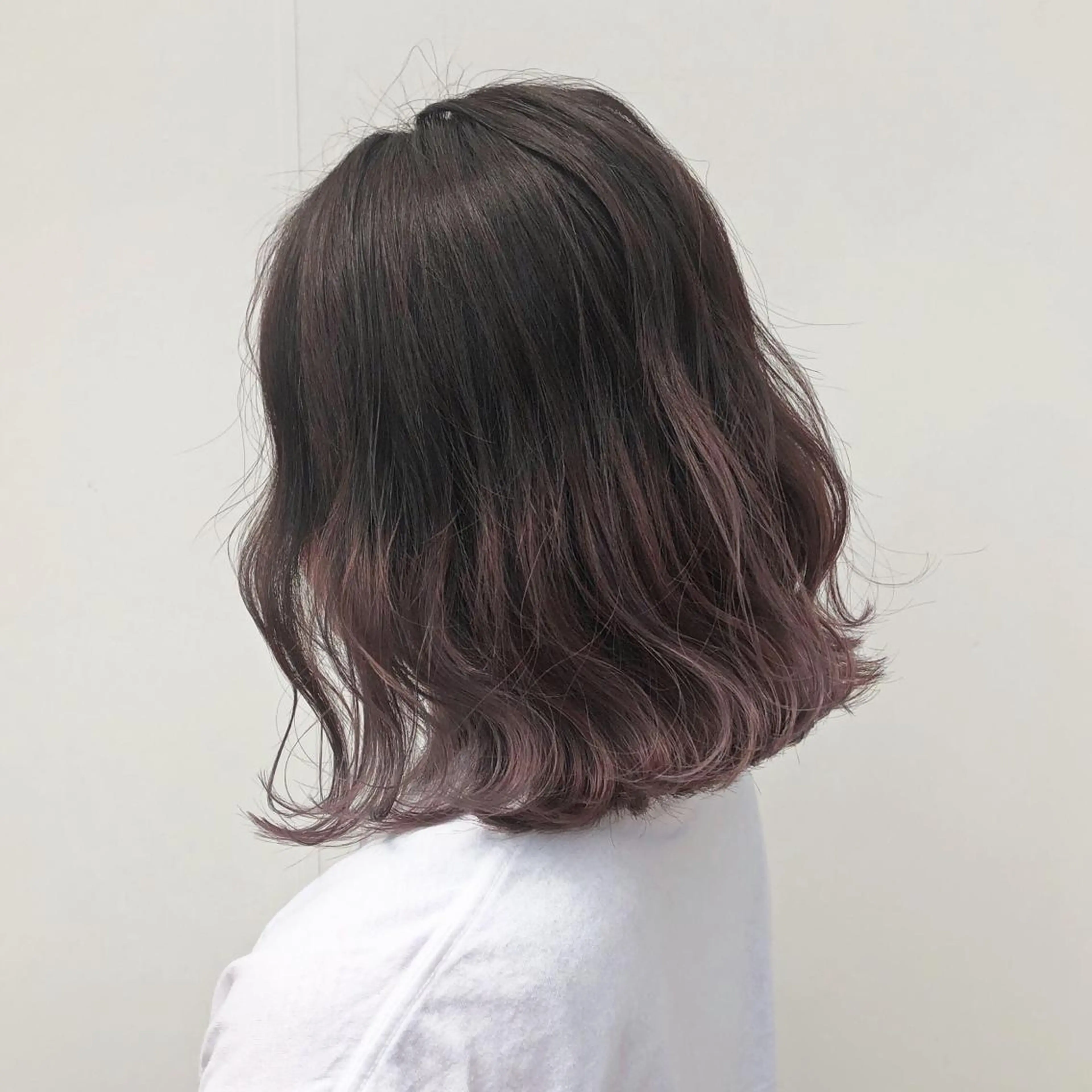 ミディアム カラー アッシュ グラデーションカラー 韓国🩵海外ヘア 宮川華奈のヘアスタイル