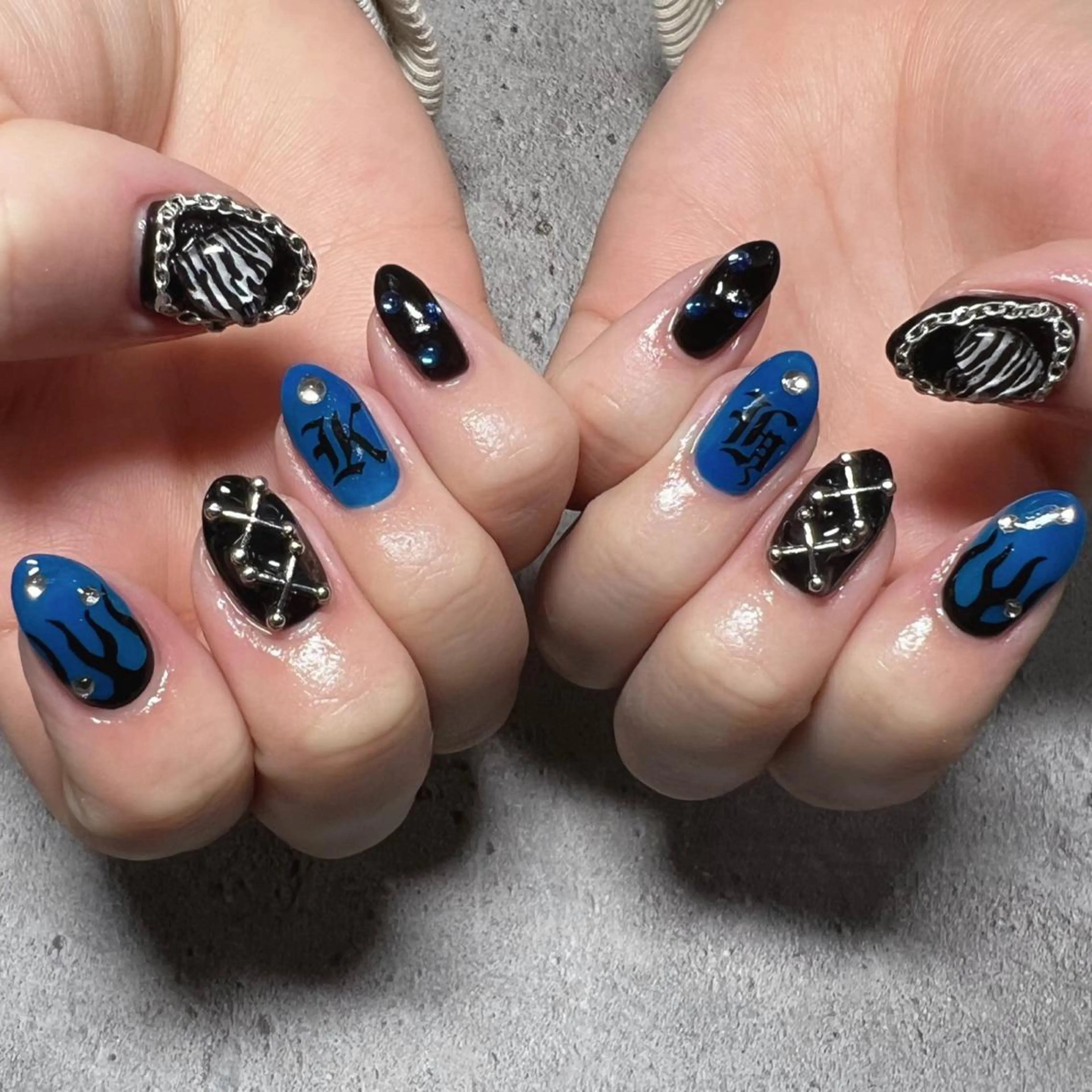 ミディアム ネイル ハンドネイル nail salon émuのネイルデザイン