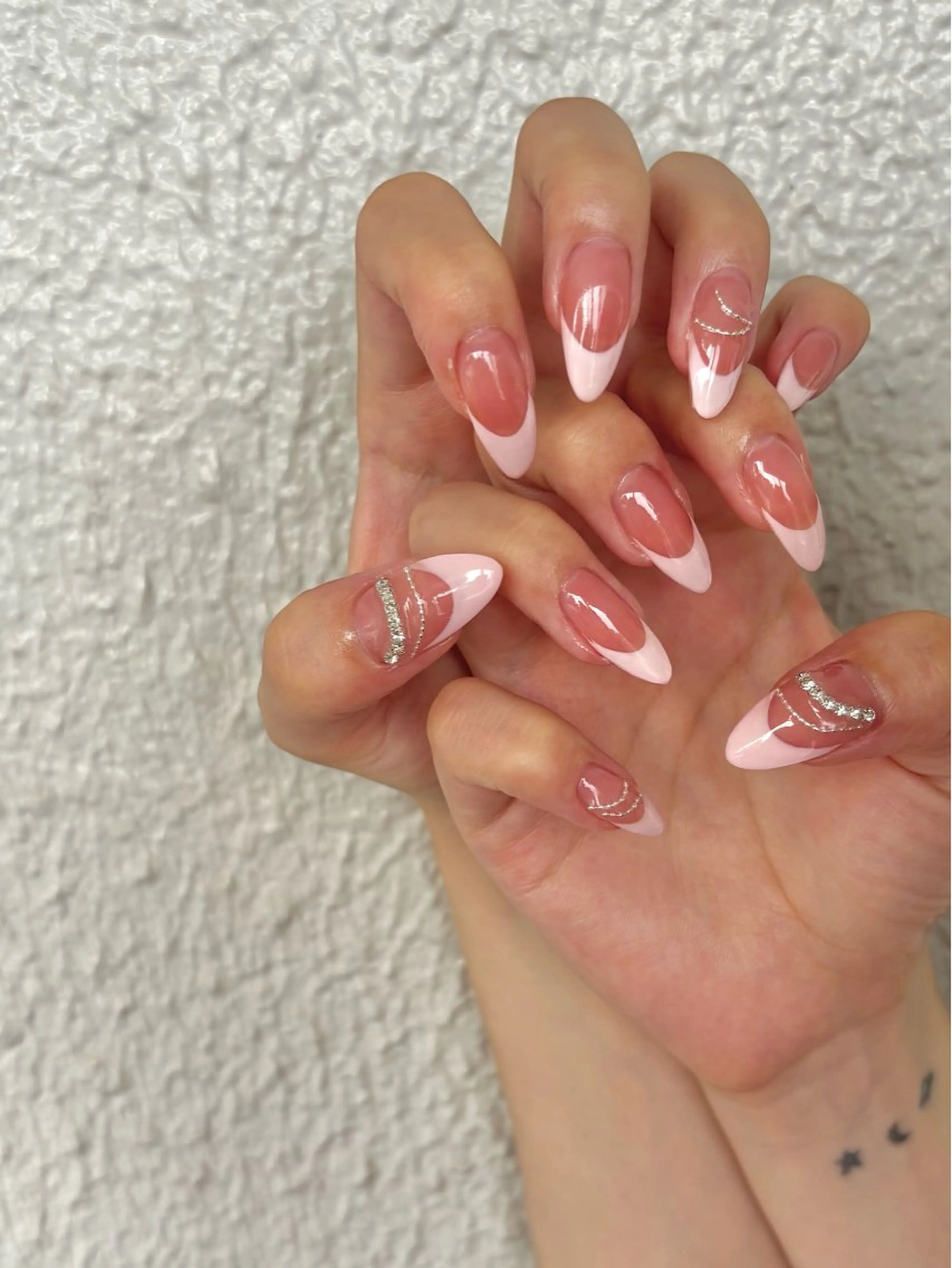 ミニモ学割🈹💅持ち込み画像OK¨̮⃝90分アートし放題💝パラジェル無料/＋660円でフットネイル90min変更可◎の写真