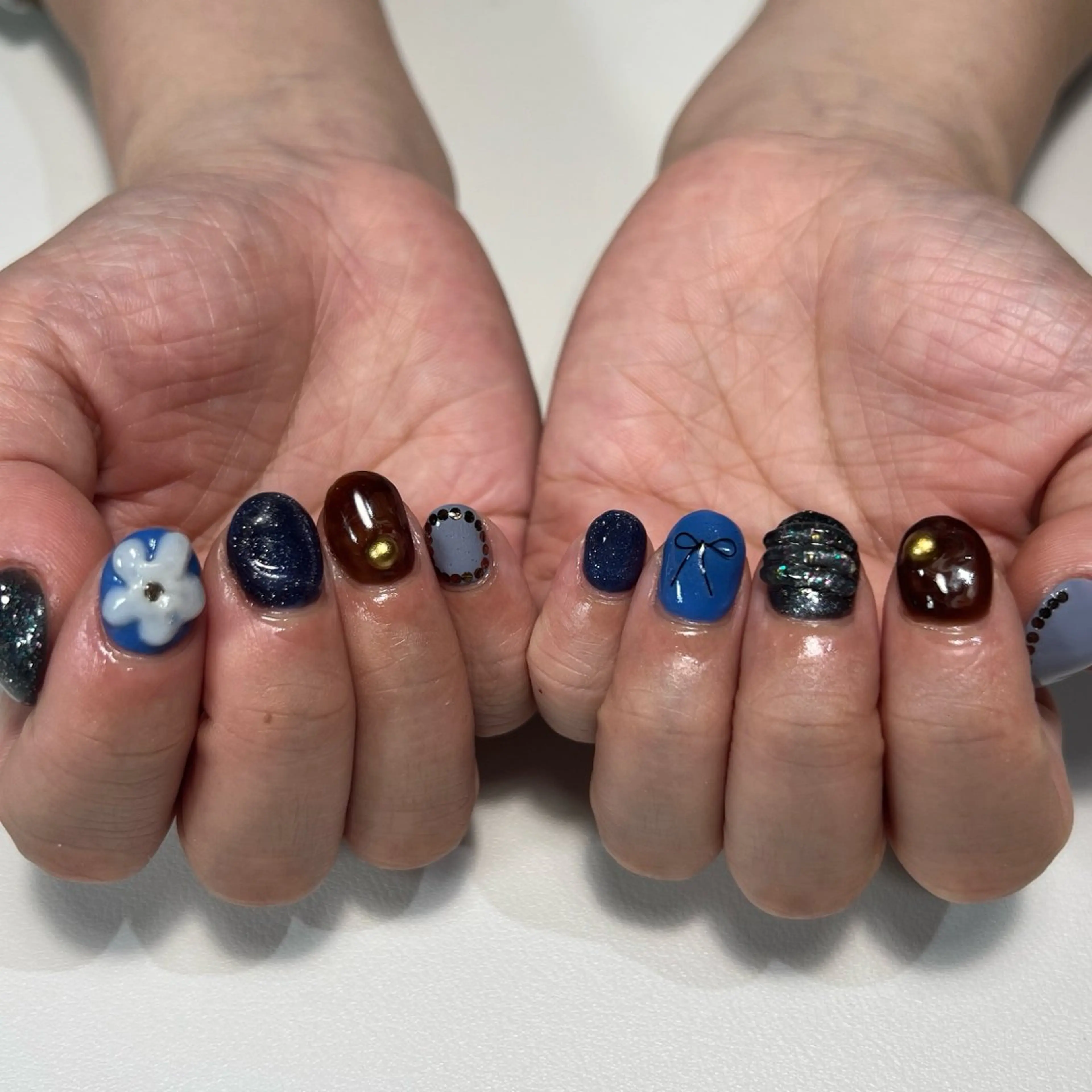 ネイル ニュアンスネイル ロイ ネイルのネイルデザイン