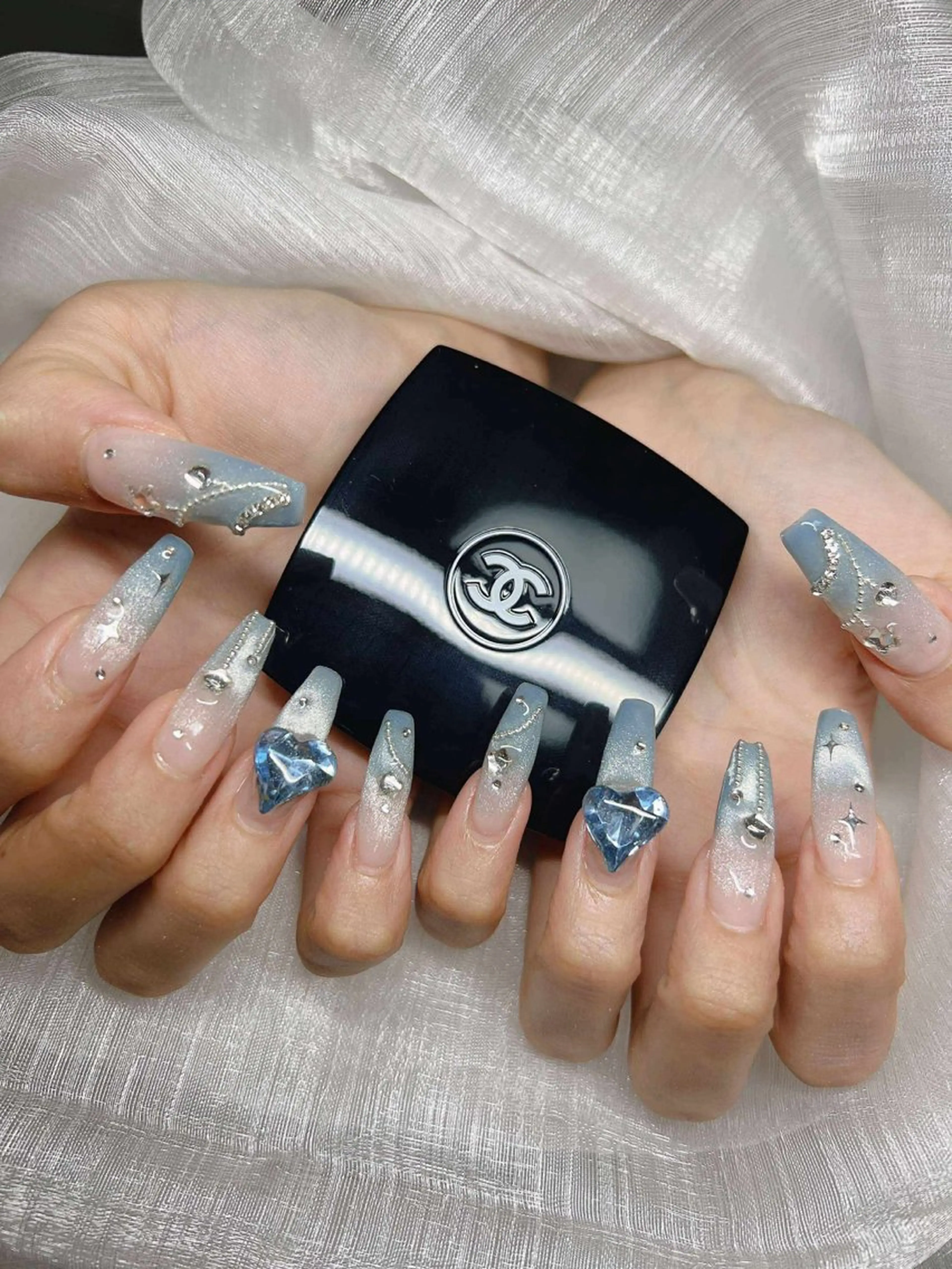 ネイル 長さ出し グラデーション 卒業式 キラキラネイル マグネットネイル ハンドネイル Lee Nailsのネイルデザイン
