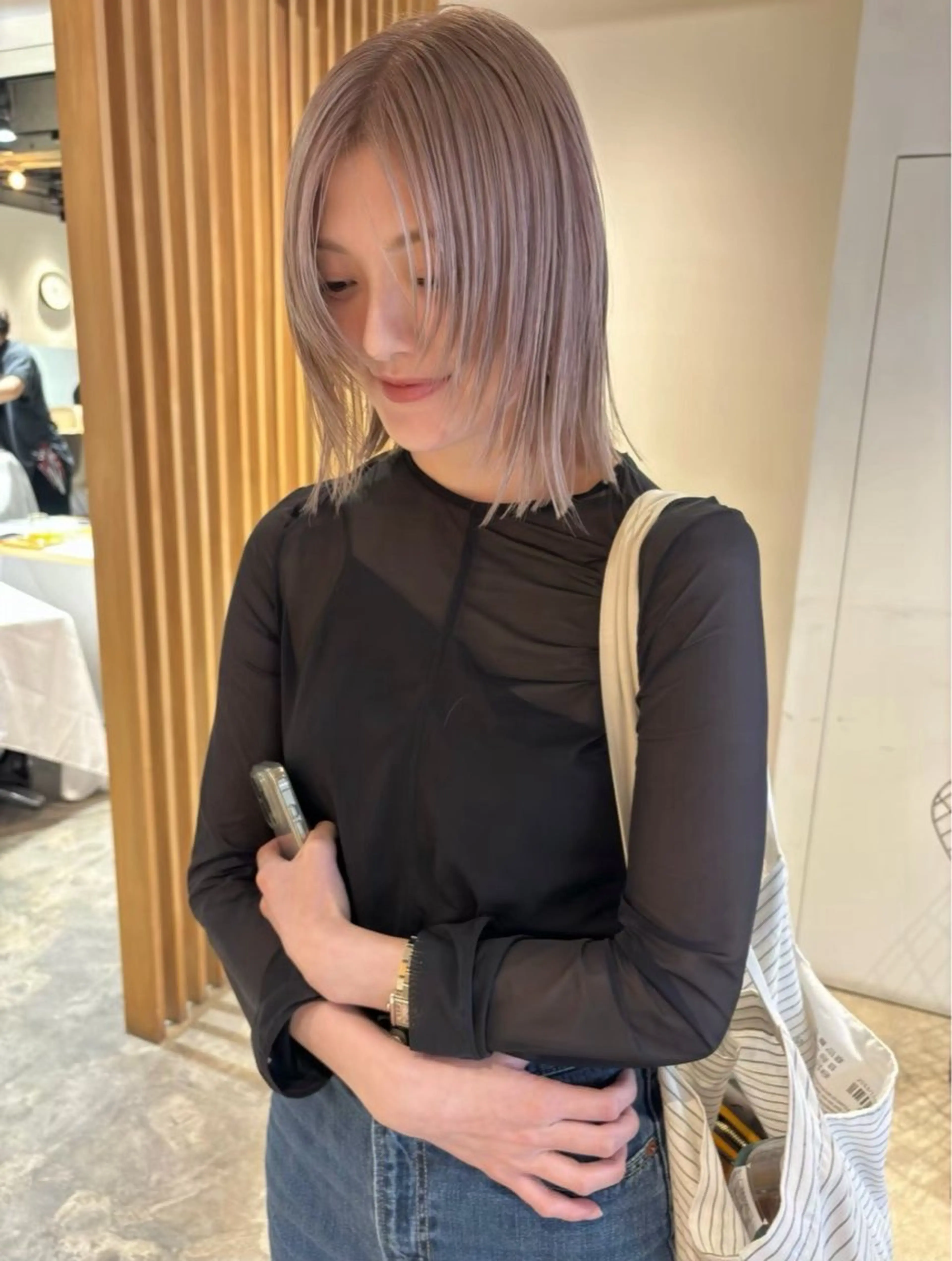 ミディアム カラー ハイトーンカラー レイヤーカット ANY大宮所属・モテ髪🐈‍⬛🌙 aMiのヘアスタイル