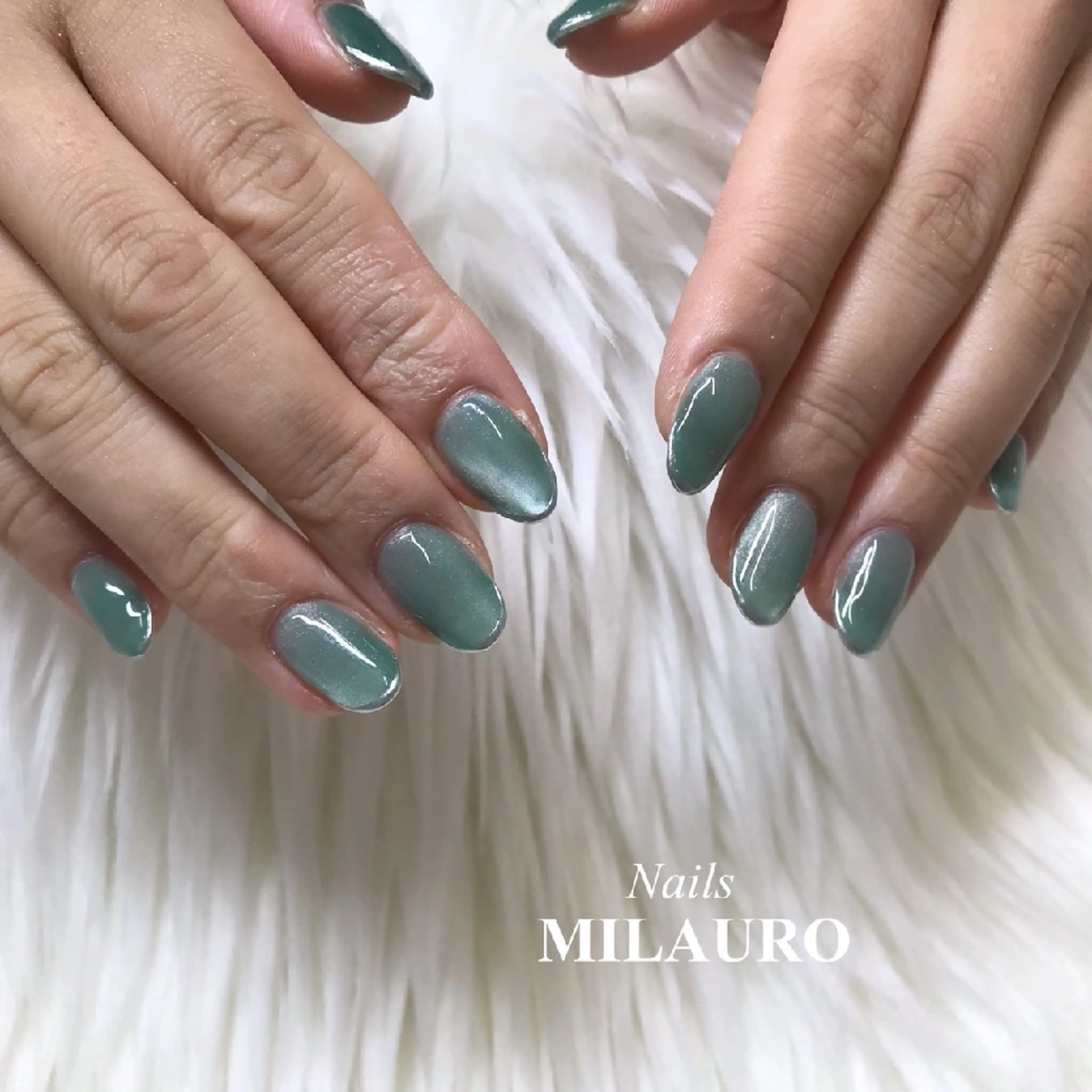 ネイル グリーン ミラーネイル ハンドネイル Nails MILAURO所属・MIYUKI /大人シンプルネイルのネイルデザイン