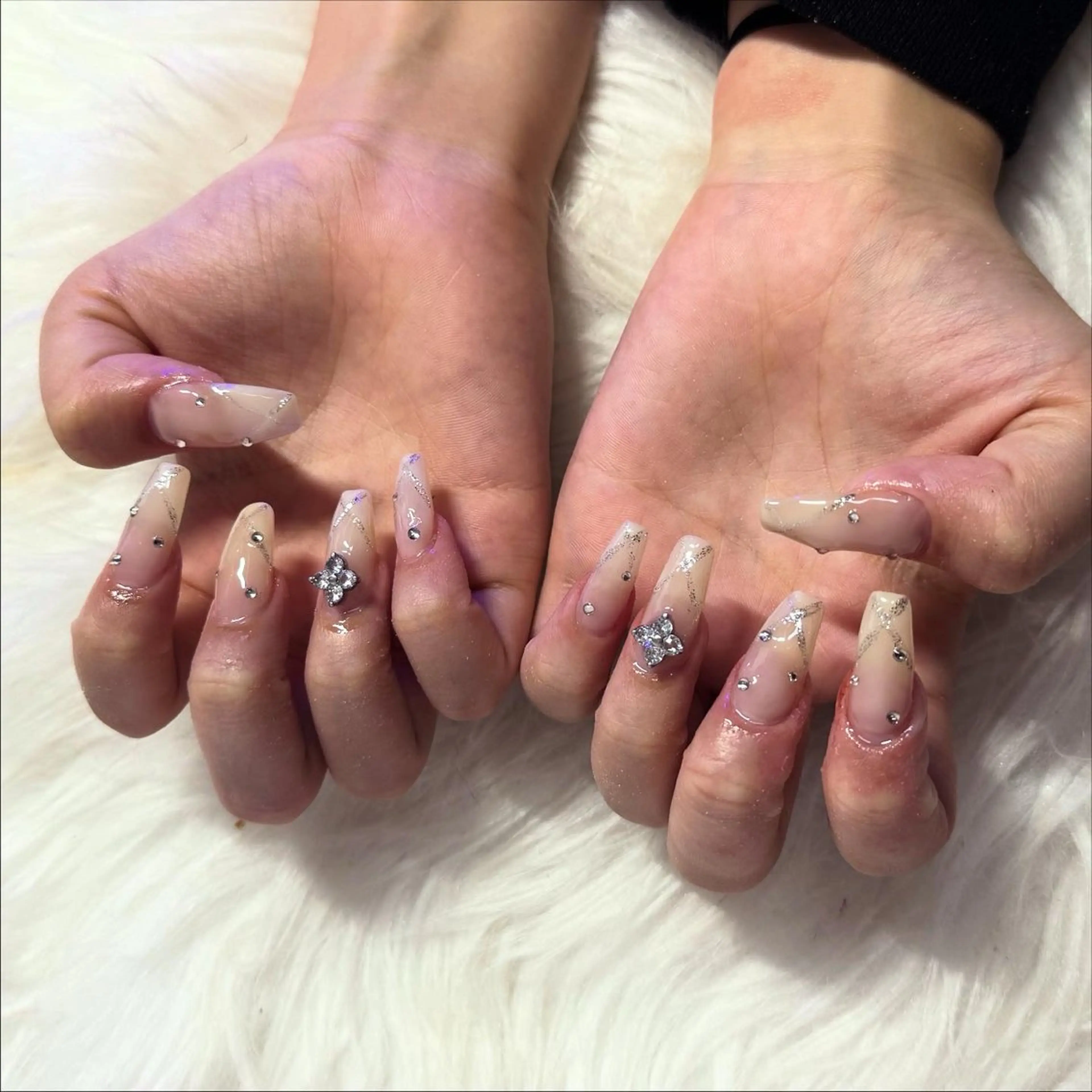 ロング ハンドネイル mao .のネイルデザイン