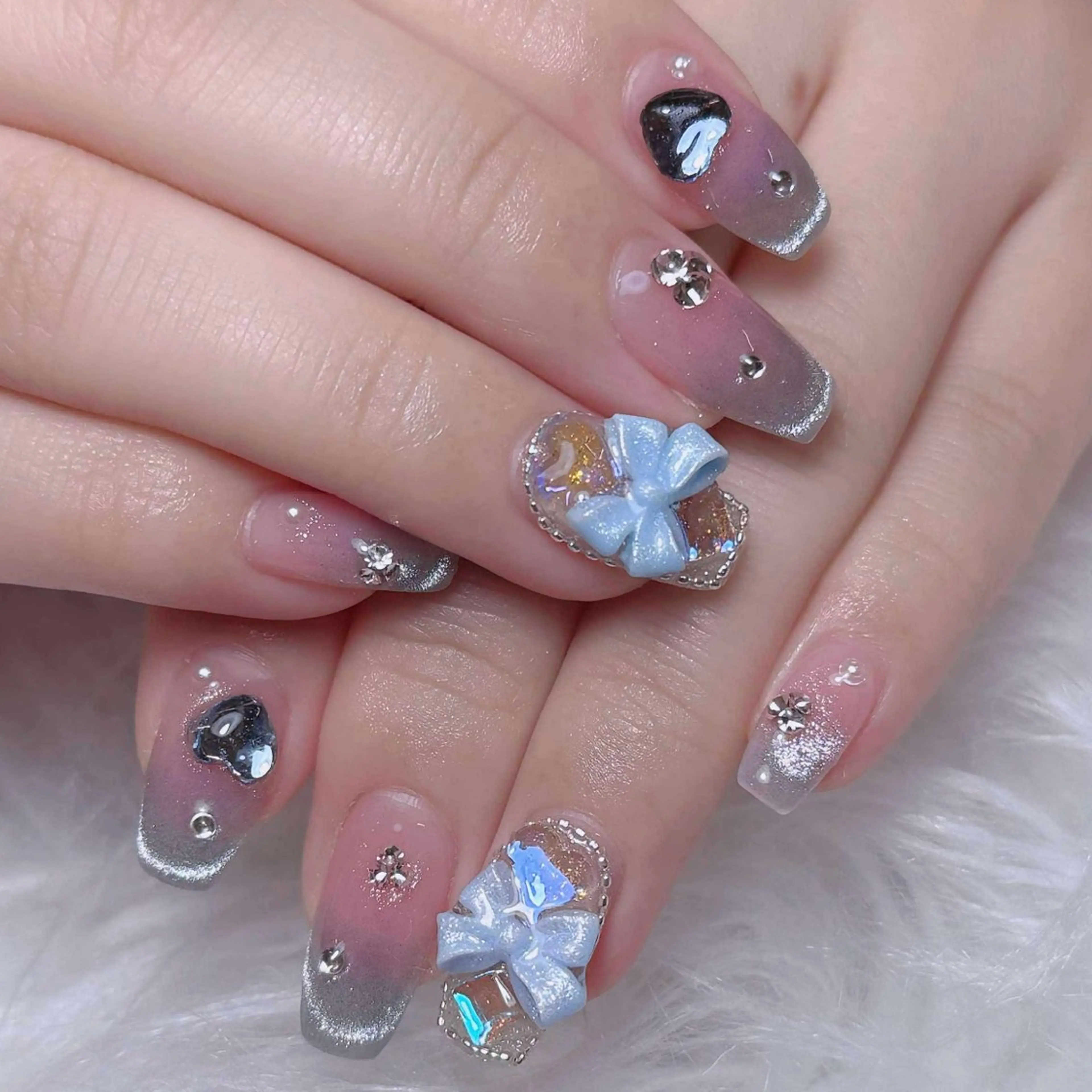 ネイル オーロラネイル チークネイル フットネイル フレンチネイル 韓国ネイル ハンドネイル Lumi Nail 新大久保3‘のネイルデザイン