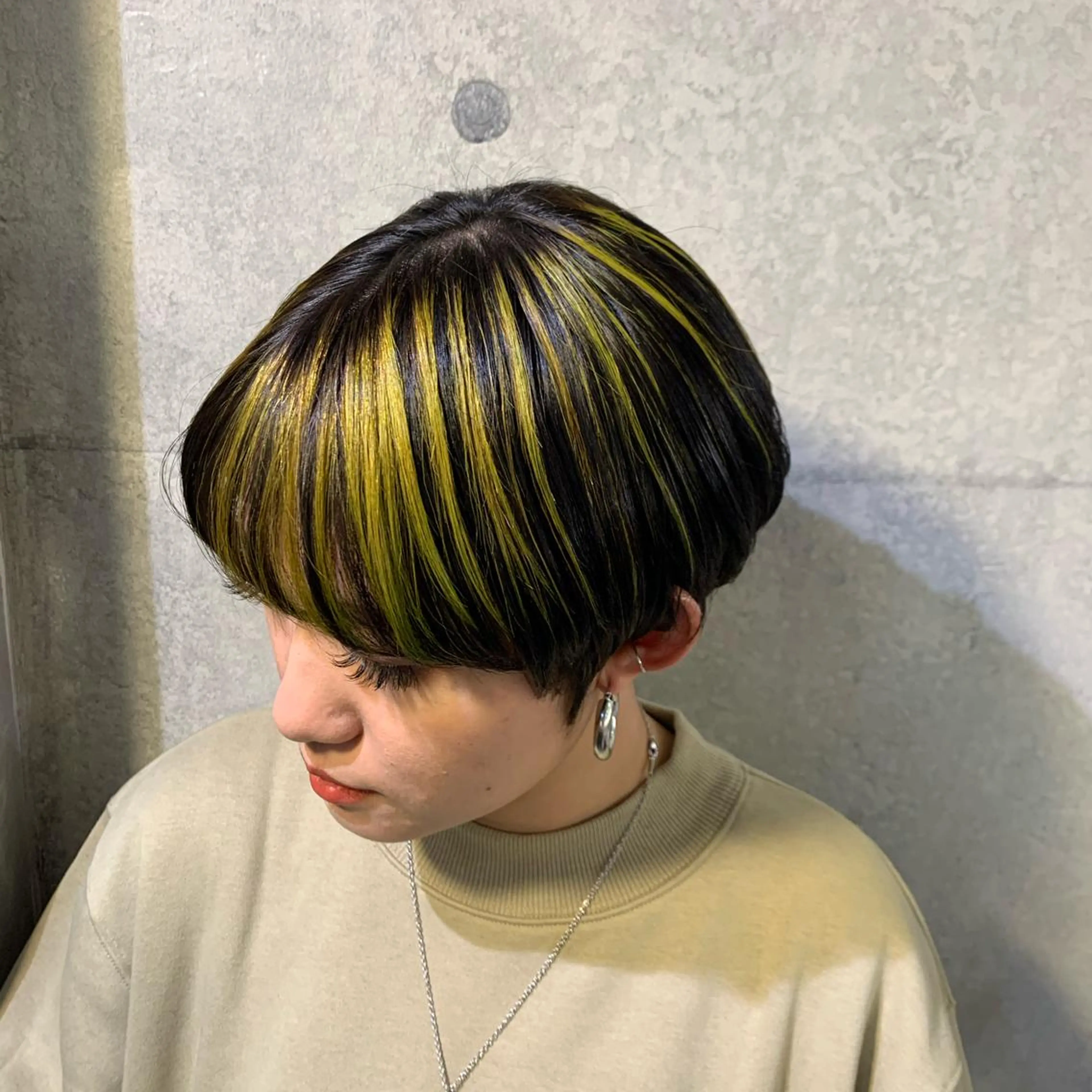 ショート カラー ヘアカラー 及川シゲル 髪質改善講師のヘアスタイル