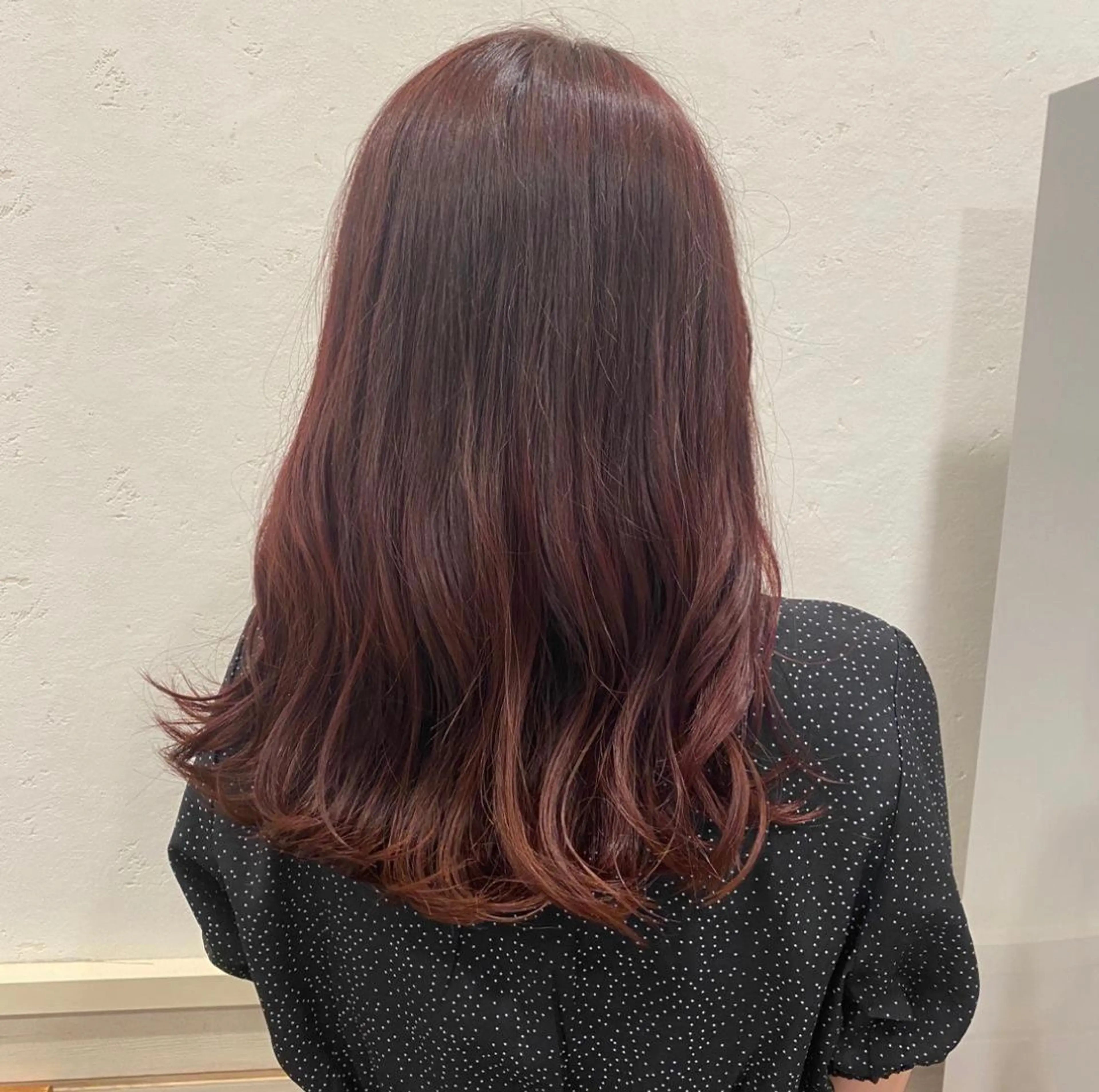 ミディアム カラー ブリーチ ボルドーカラー ブリーチなしカラー ヘアカラー トリートメント 寒河江 舞奈のマツエク・マツパデザイン