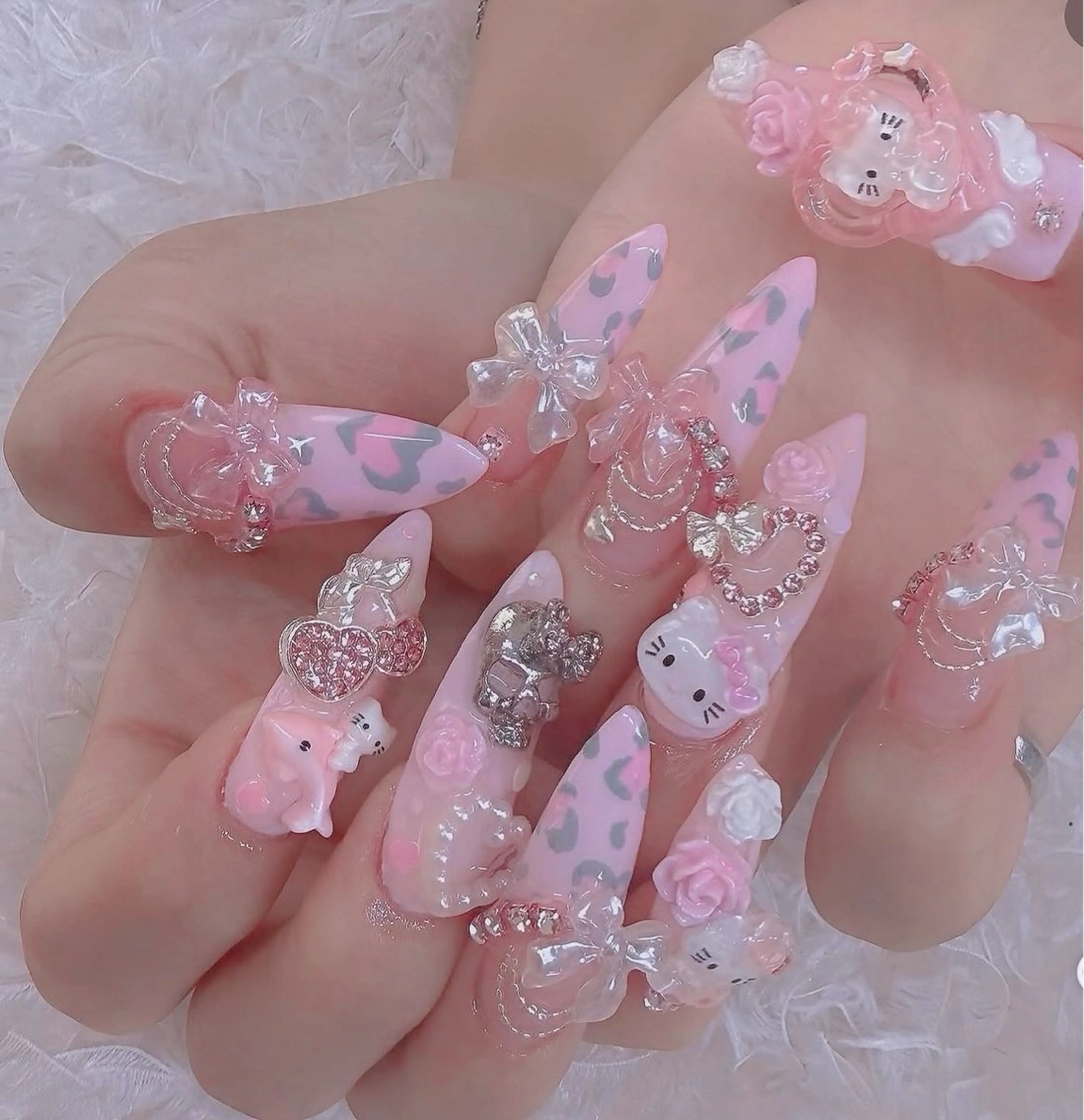ネイル オーロラネイル フレンチネイル グラデーション 氷ネイル・うるうるネイル キラキラネイル ハンドネイル H.baby Nail Salonのネイルデザイン