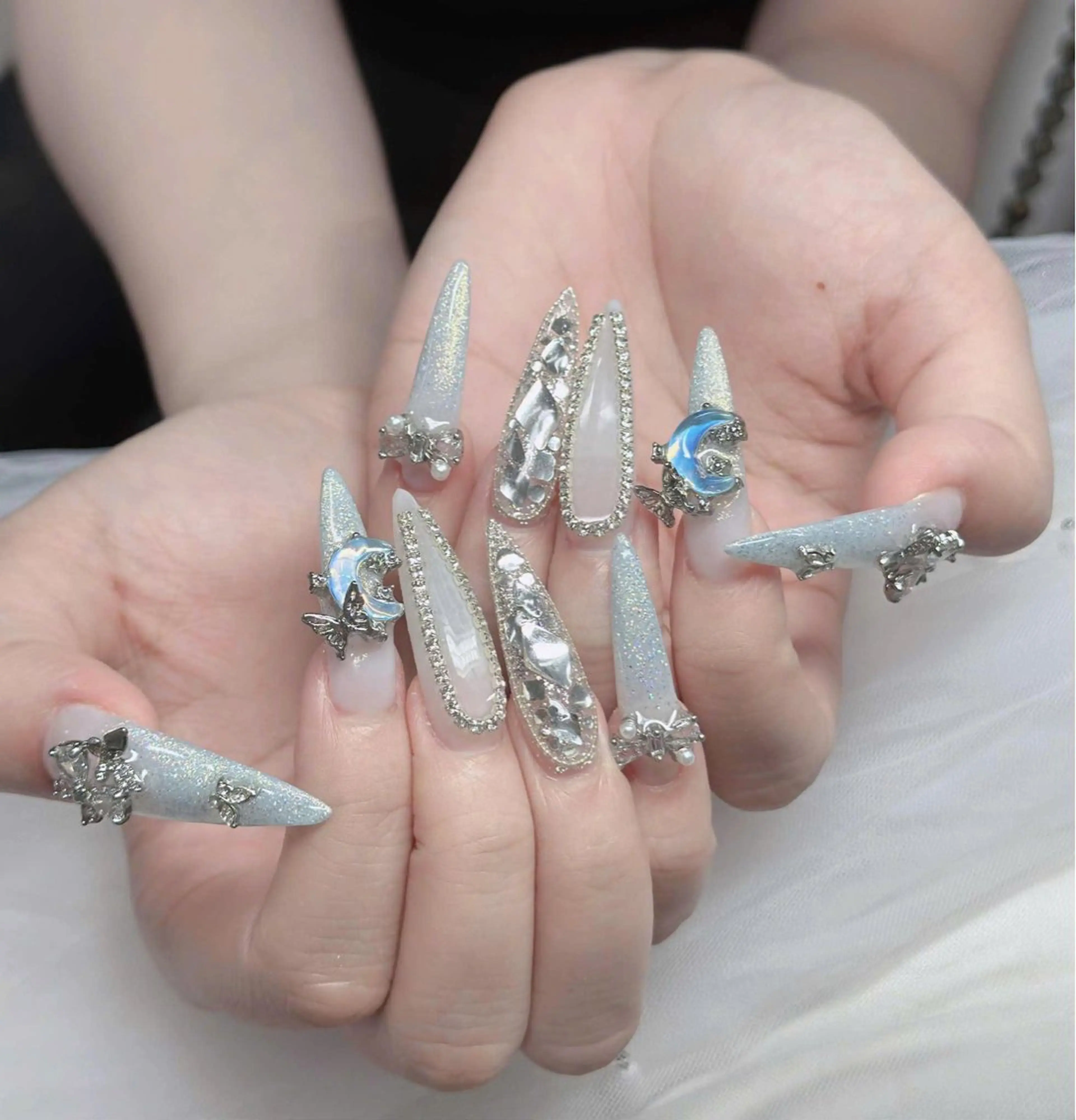 ネイル オーロラネイル フレンチネイル ジェルネイル ハロウィン キラキラネイル H.baby Nail Salonのネイルデザイン