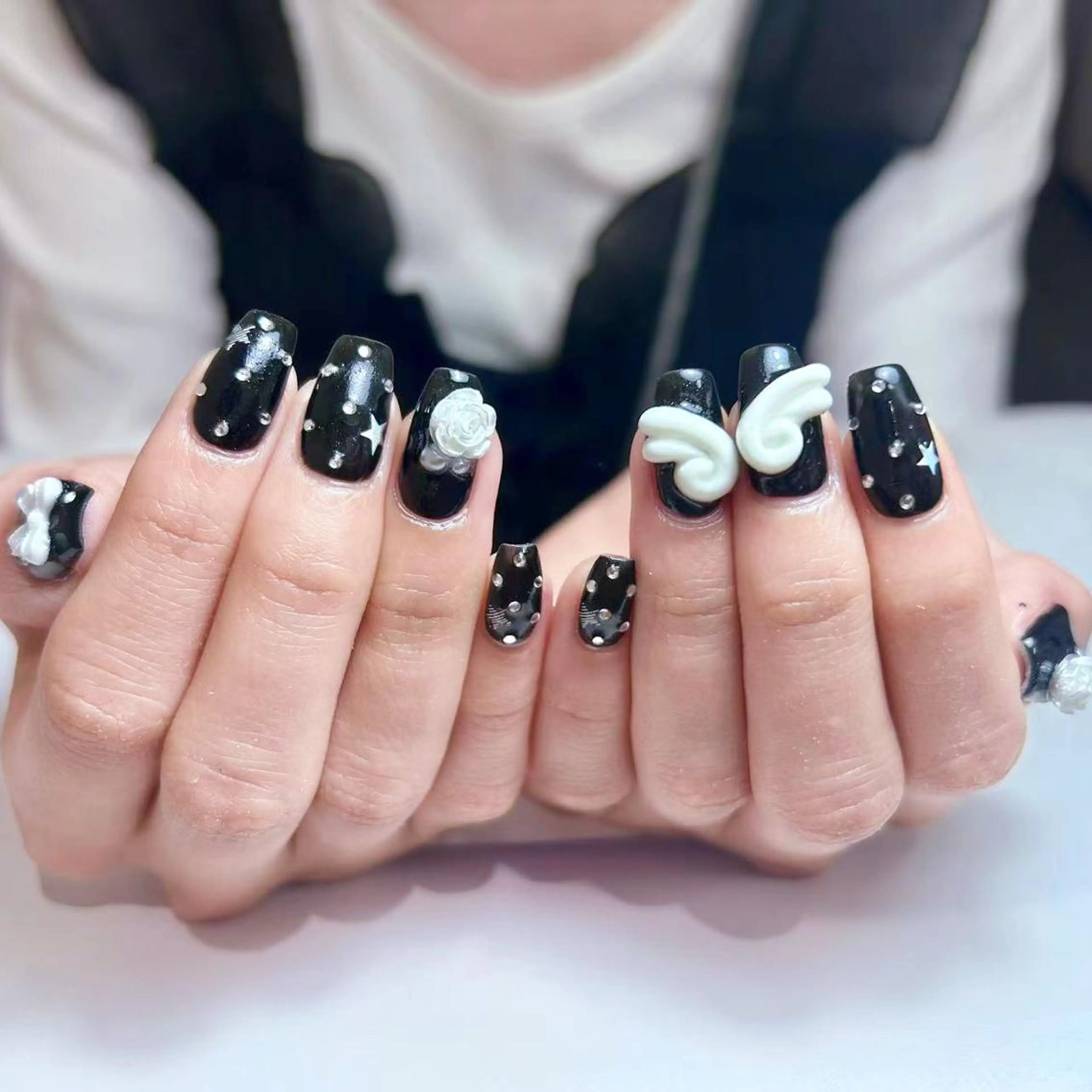 ネイル アートネイル オーロラネイル ガーリー キラキラネイル 韓国ネイル ハンドネイル Diamond NAIL✨のネイルデザイン