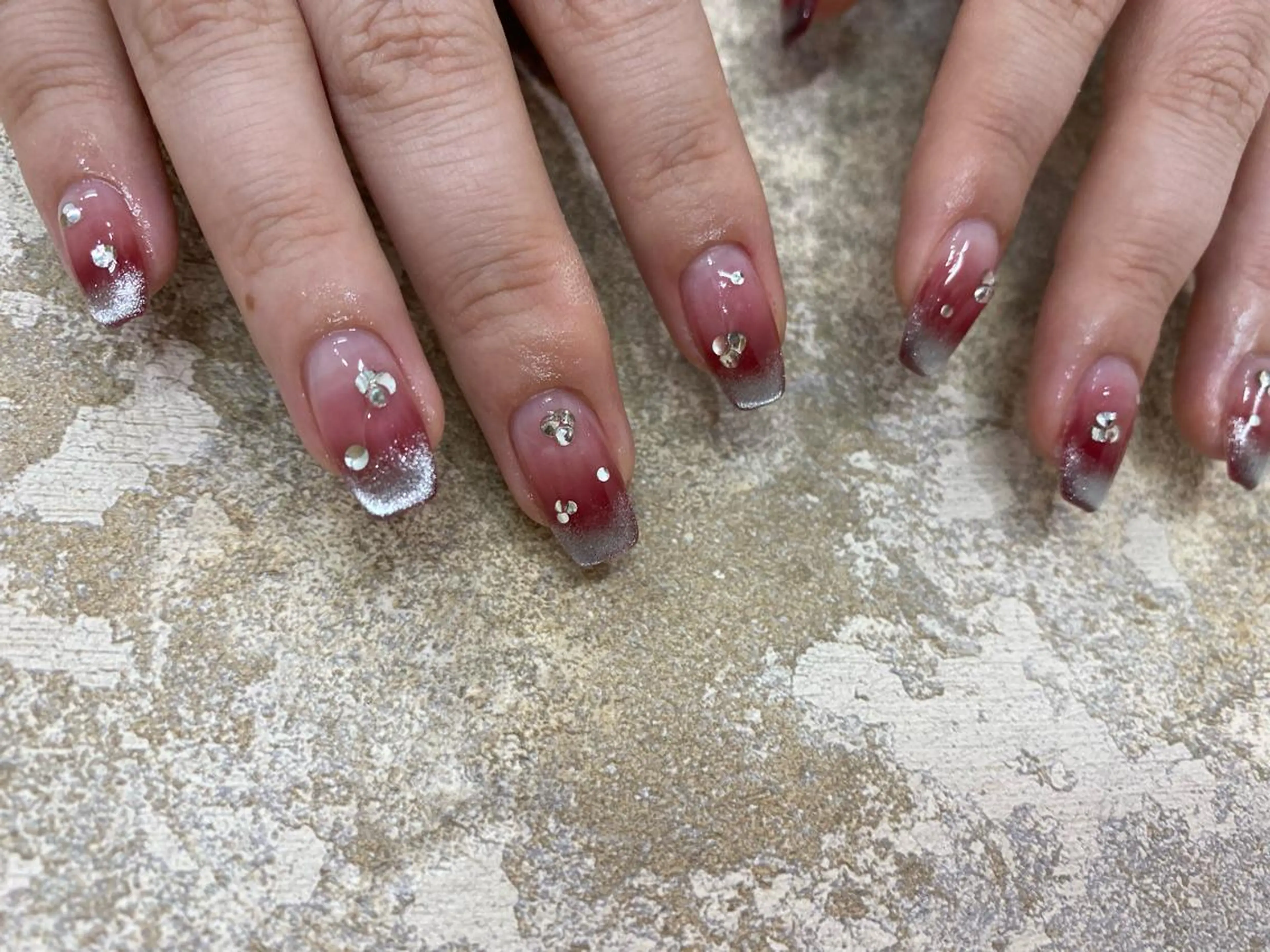 ネイル ボルドー グラデーション マグネットネイル ハンドネイル nail salon  ∞ mikanal ∞所属・nailsalon ∞ ﾐｶﾅﾙ ∞のネイルデザイン