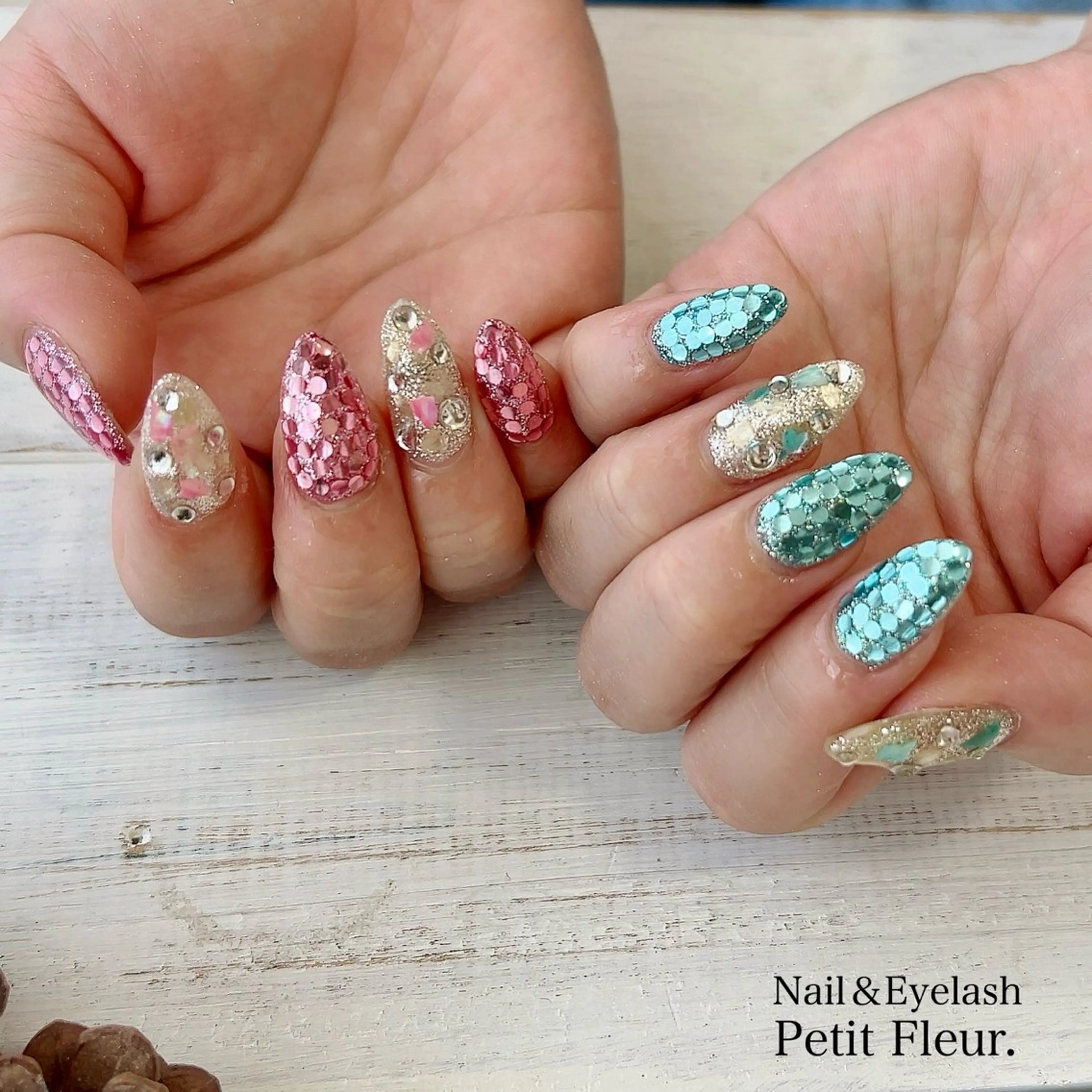 ネイル Petit Fleur所属・青柳 亜梨奈のマツエク・マツパデザイン