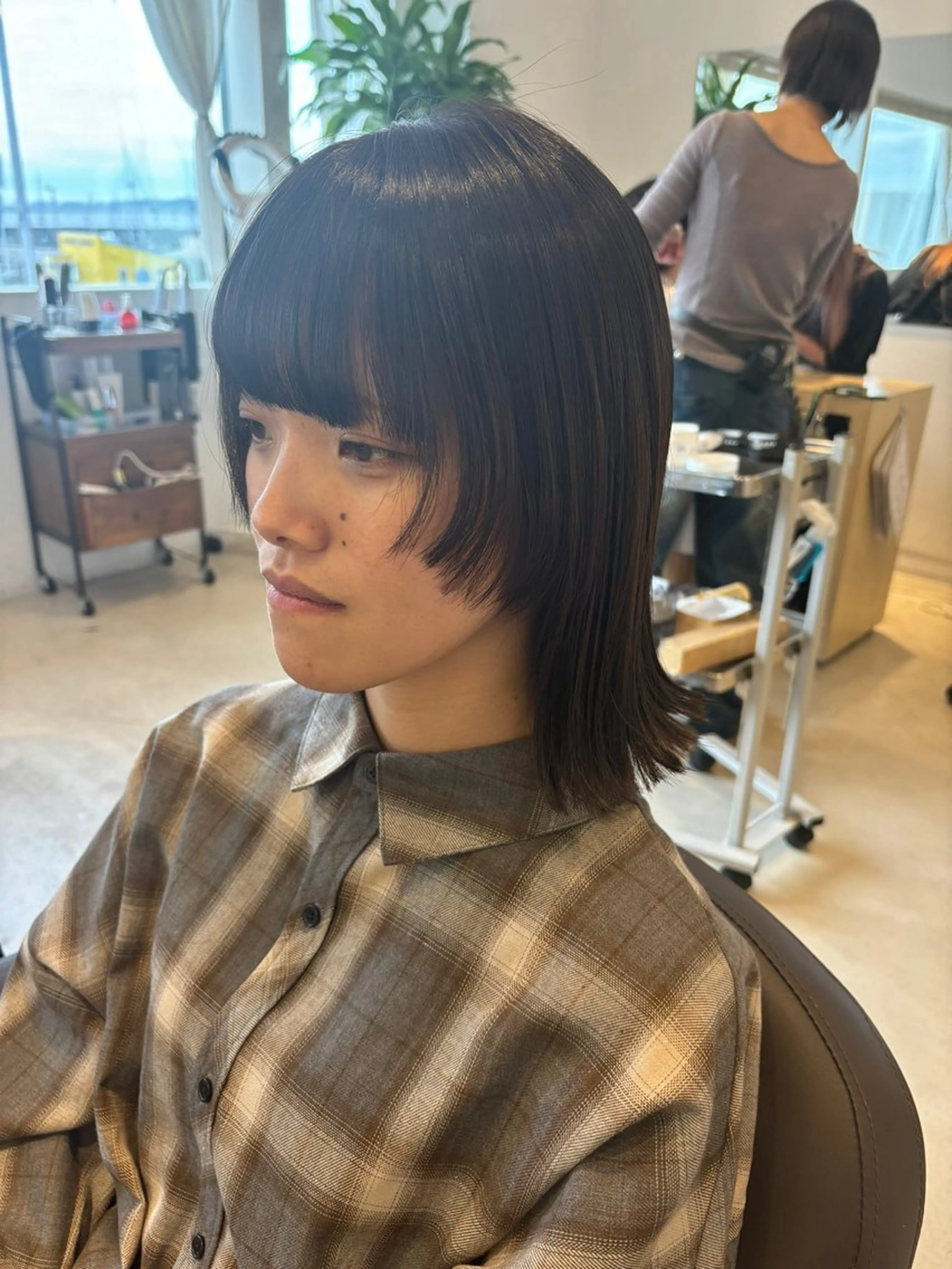 ミディアム 🎀調布仙川透明感オ リーブカラー干莉🎀のヘアスタイル