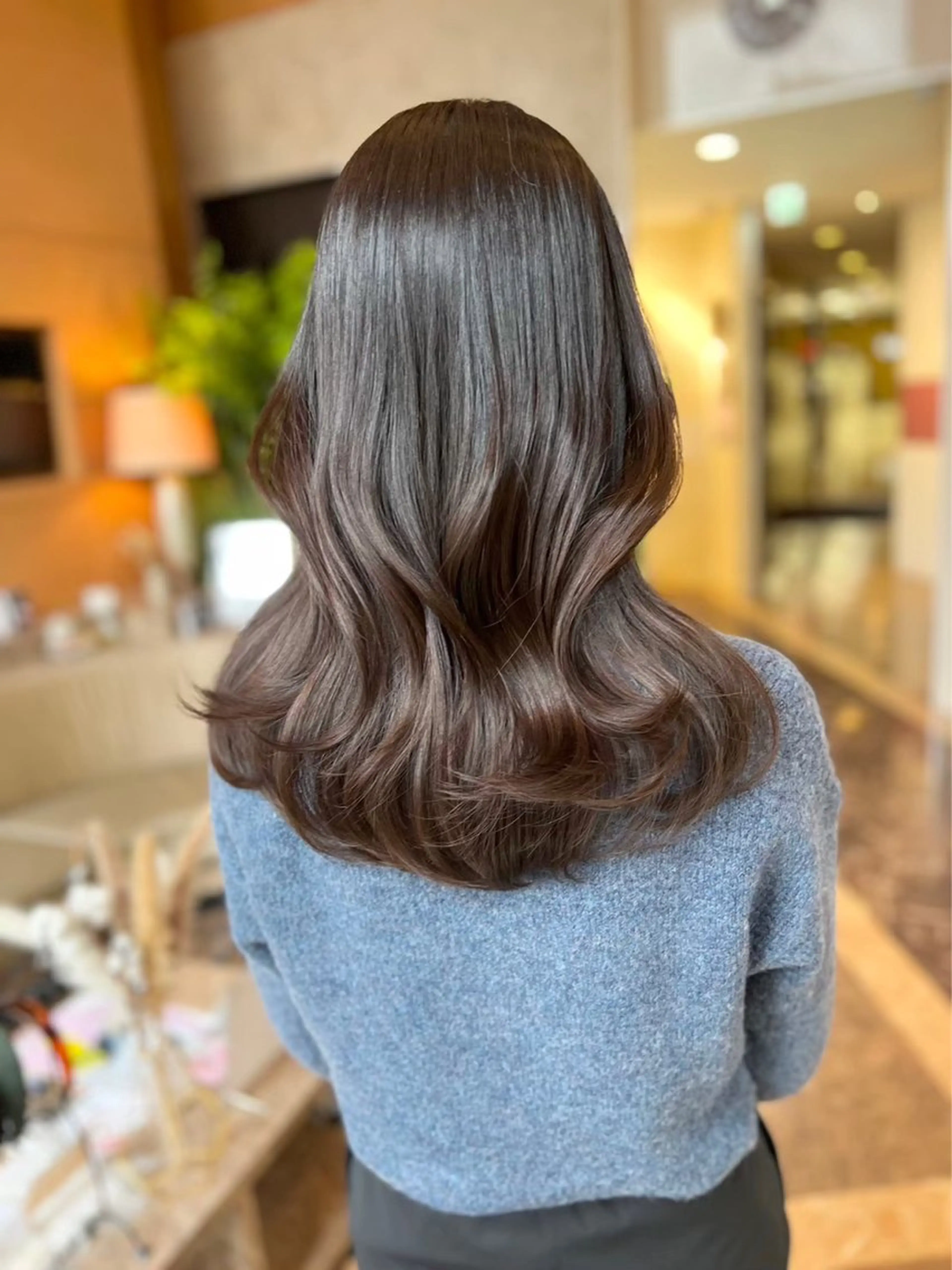 ロング カラー ブラウンカラー 透明感カラー モカブラウン 髪質改善 ヘアカラー トリートメント olino/西田辺 エフェクトブリーチのヘアスタイル