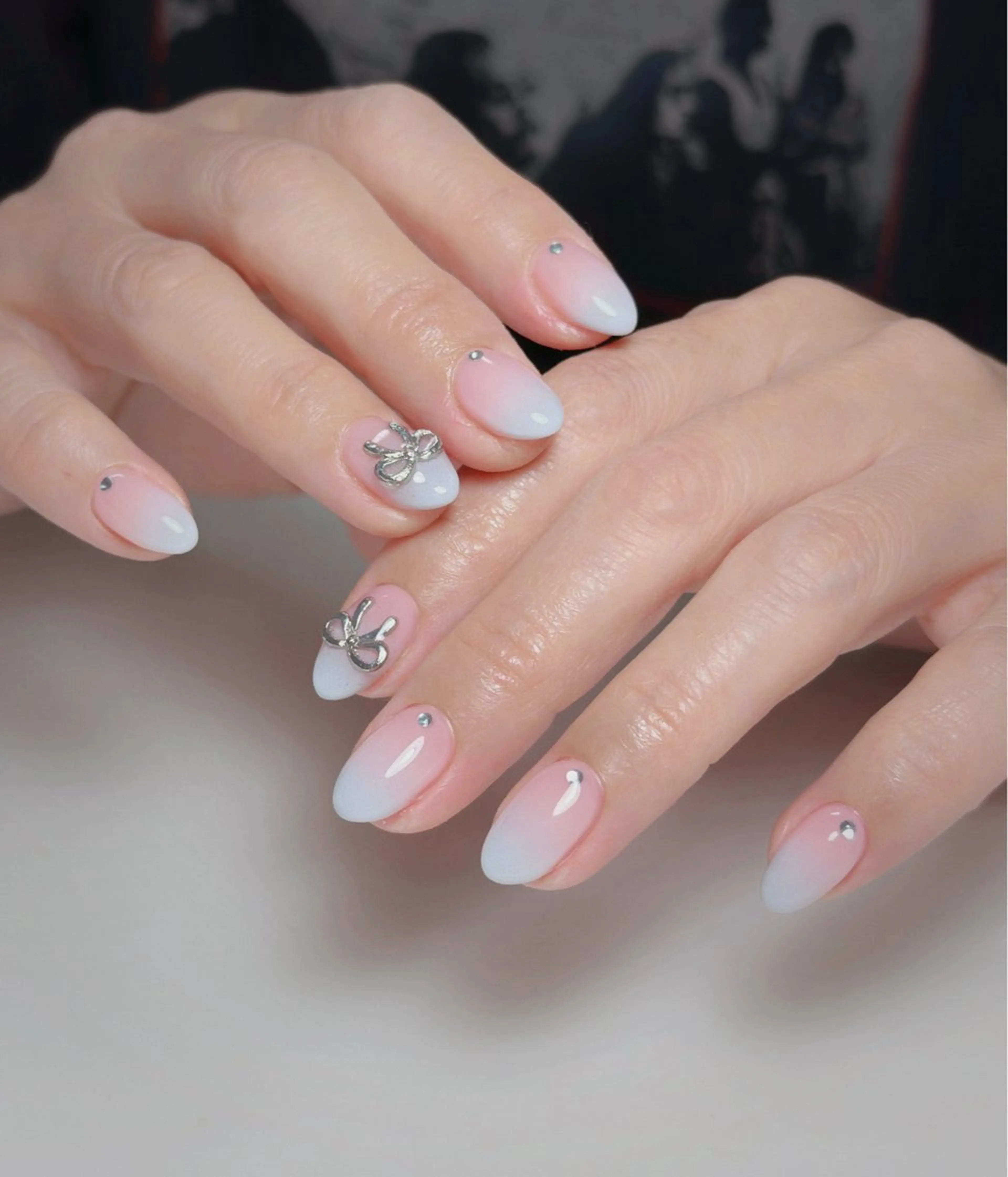 ネイル オーロラネイル 長さ出し フットネイル 韓国ネイル ラメ(グリッター) 👍thumbs up nail👍のネイルデザイン