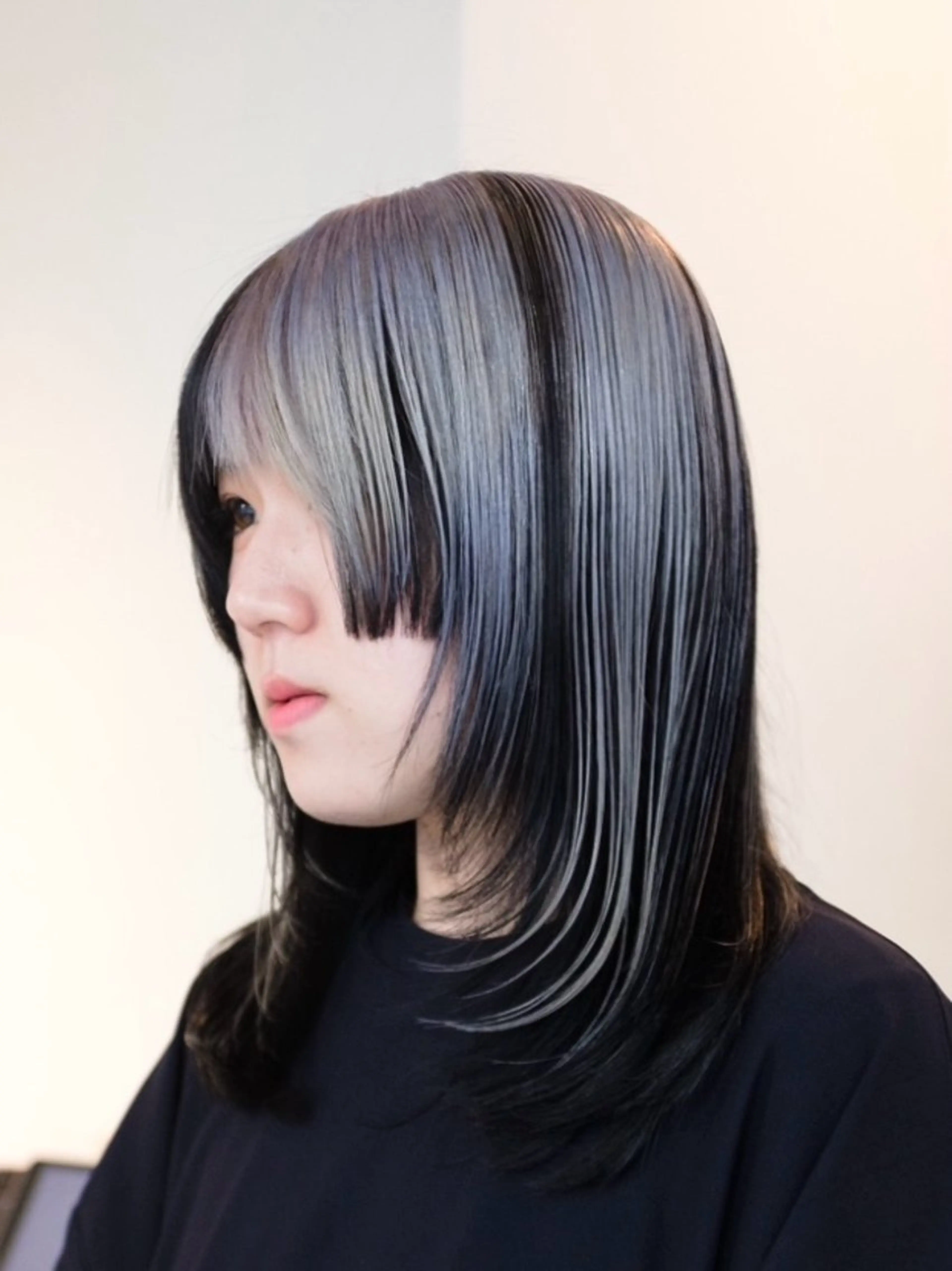 セミロング カラー ヘアアレンジ カット ヘアカラー トリートメント ハイトーン/デザイン カラー/あおいのヘアスタイル