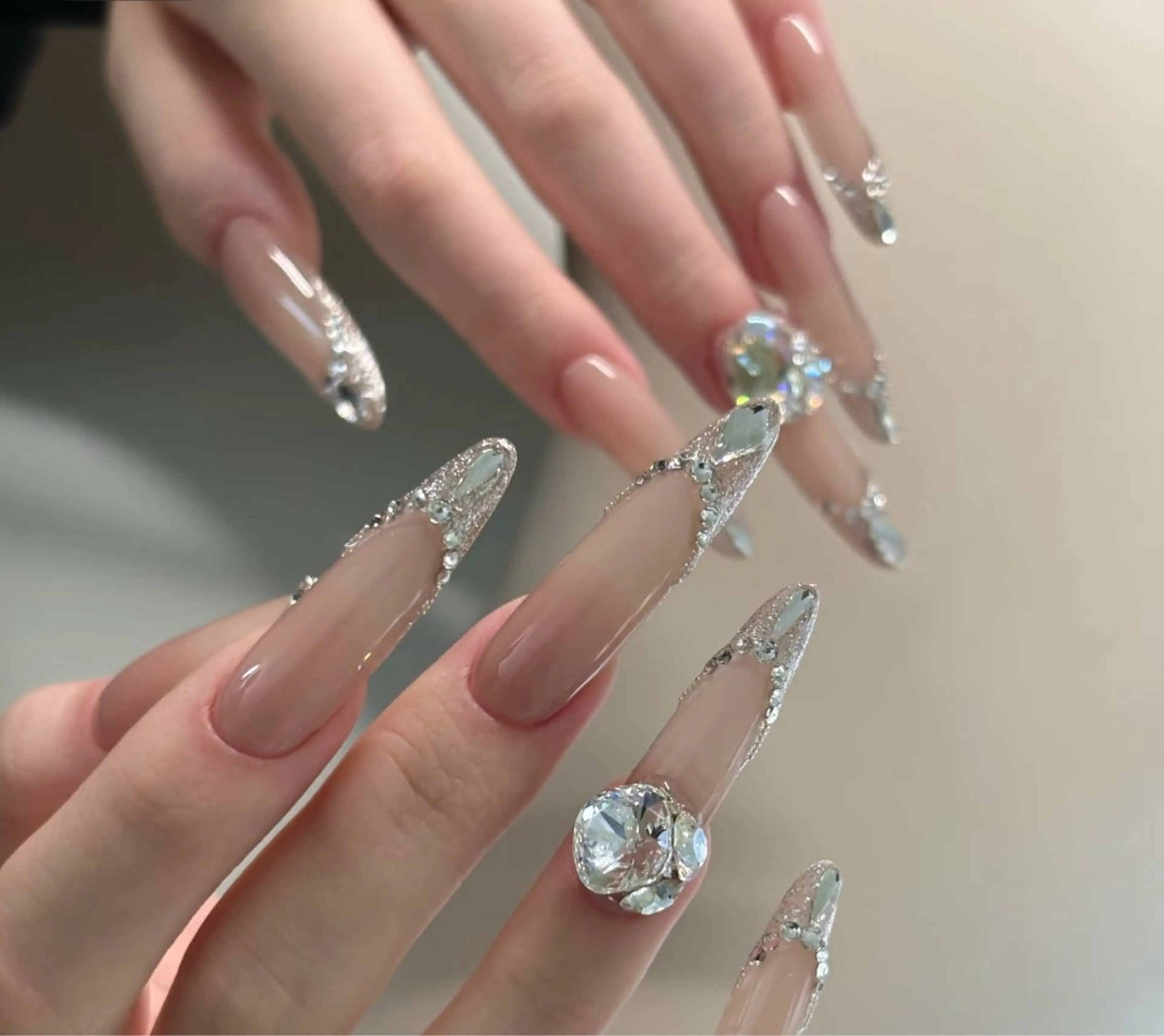 ネイル F+nail所属・F +nailのネイルデザイン