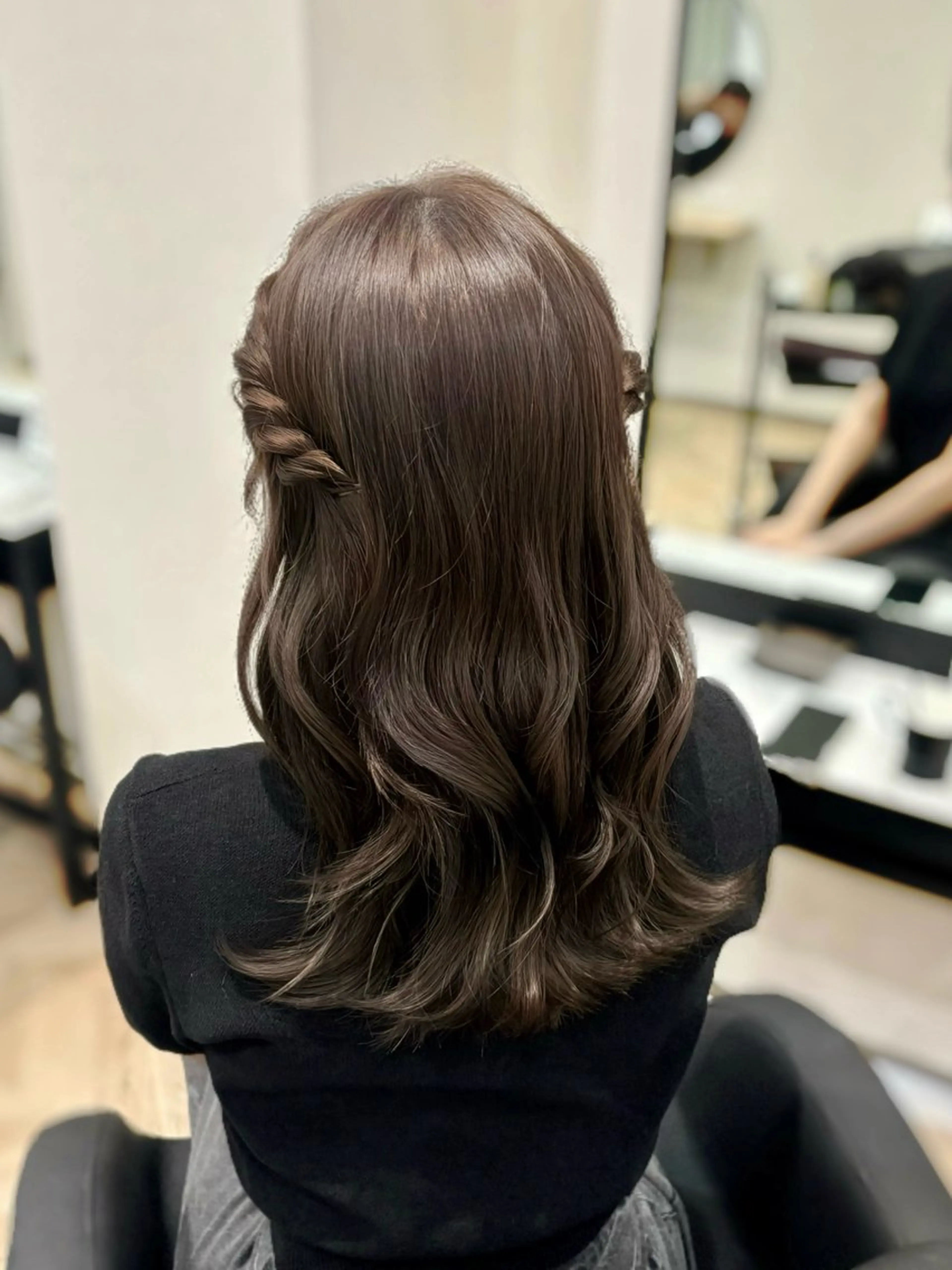 ロング カラー カット ヘアカラー 𝒎𝒐𝒆🩰 名駅/ヘアメ/韓国風のヘアスタイル