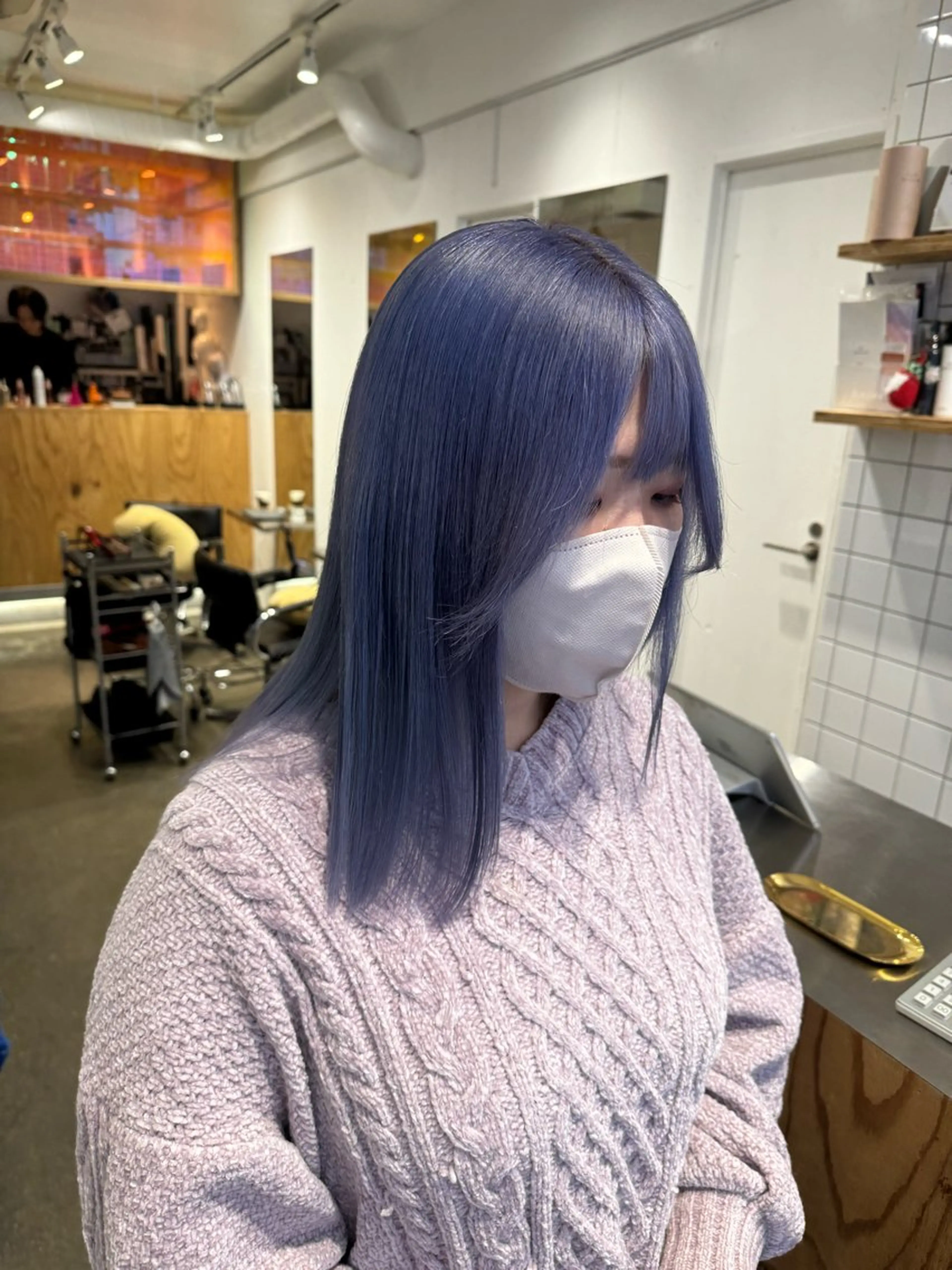 セミロング カラー ブリーチ ブルーカラー ブルーパープル パープルカラー ヘアカラー トリートメント 新宿 似合わせカラー HINAのヘアスタイル