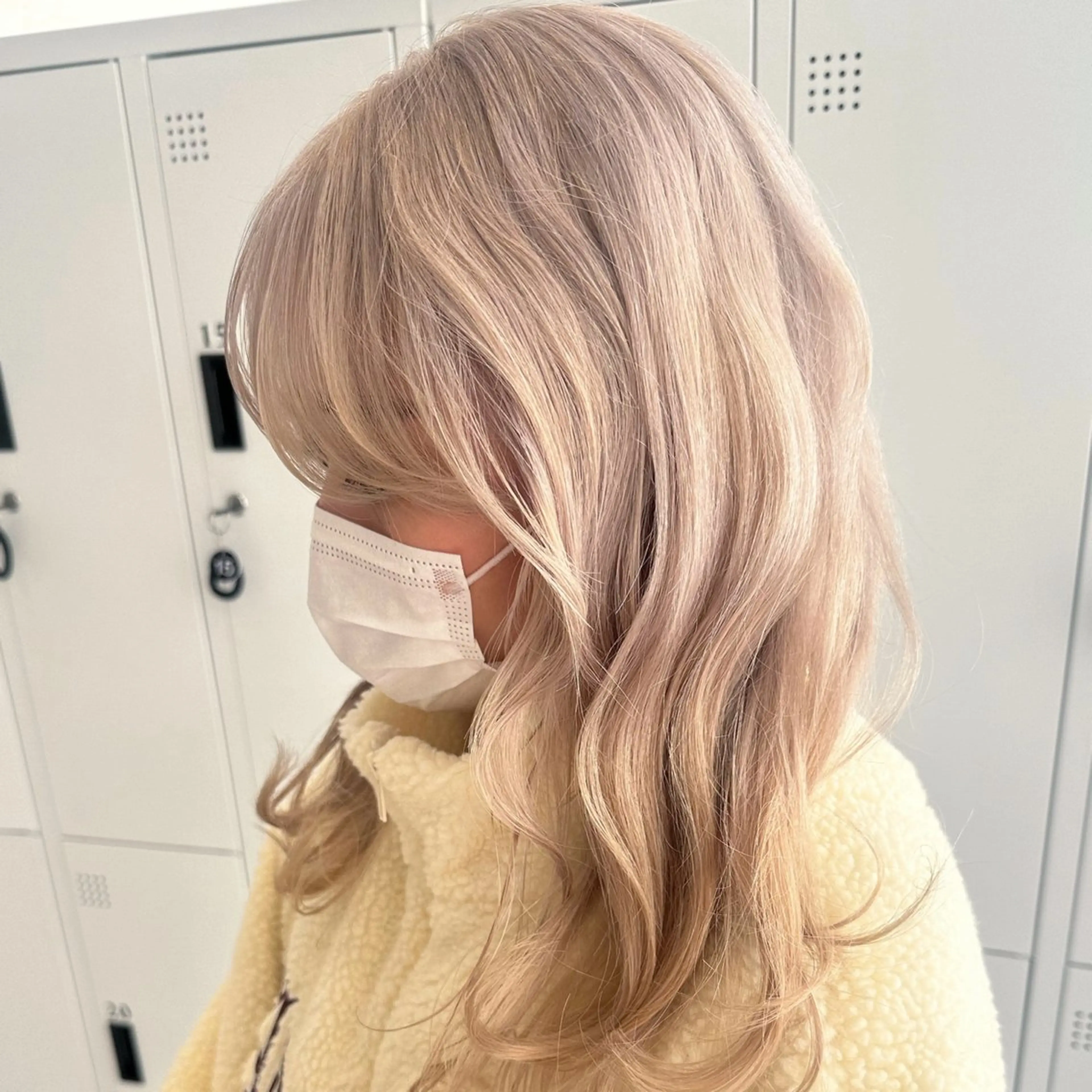 ミディアム カラー カット ヘアカラー トリートメント デザインカラー/パー マ🦖外岡咲希🦖のヘアスタイル