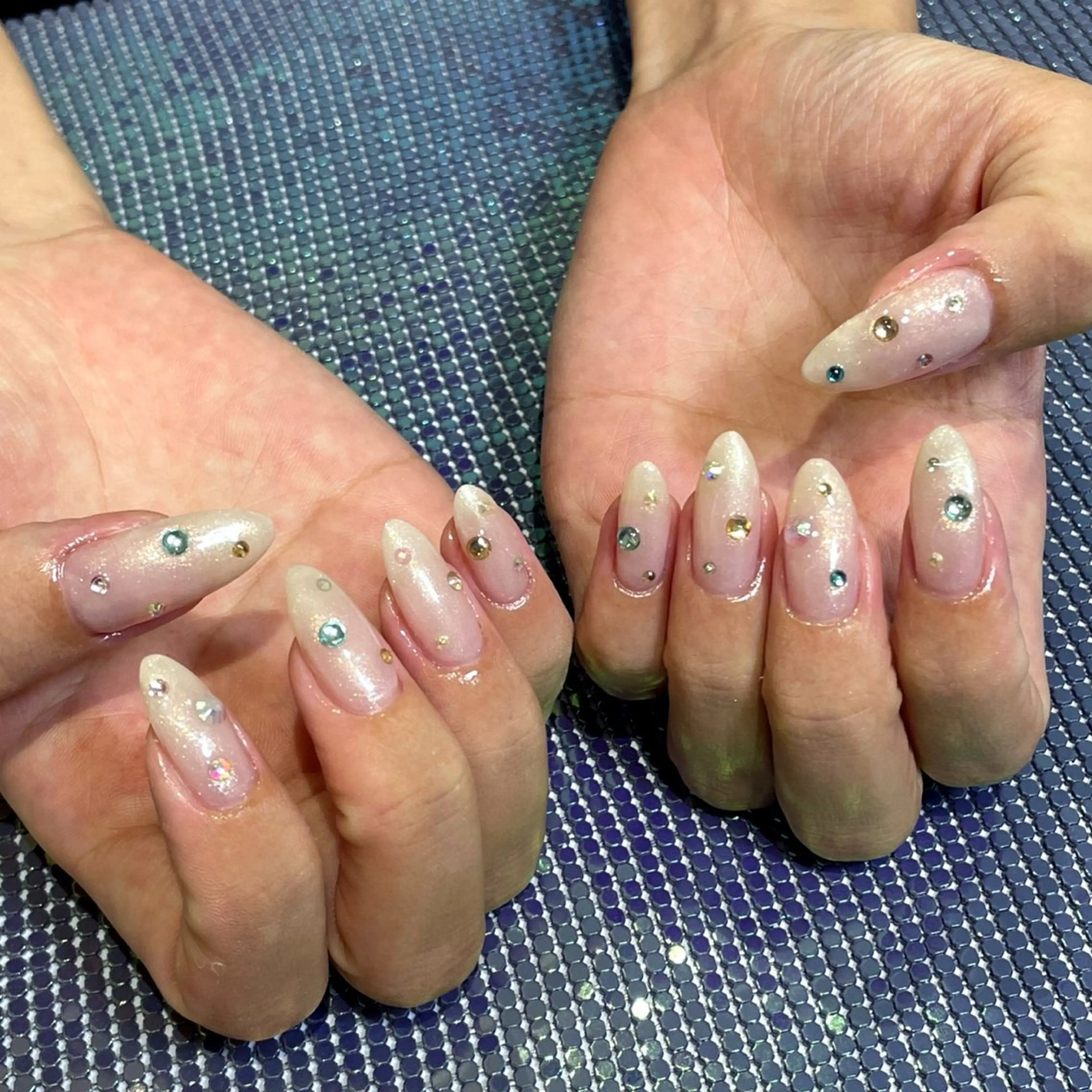 ネイル ラメ(グリッター) RICO NAIL所属・RICO Nail パーツつけ放題🌈のネイルデザイン