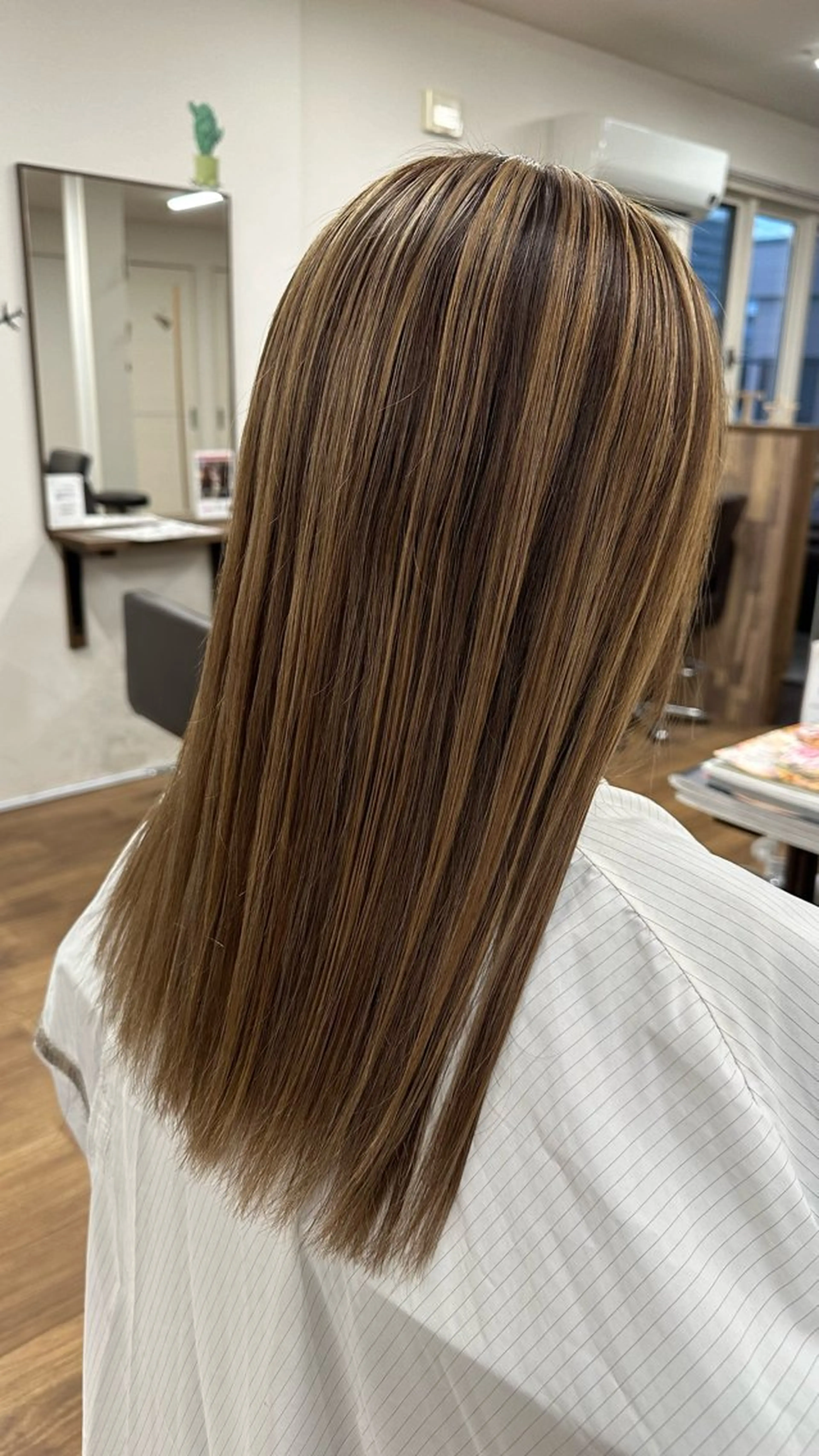 セミロング カラー カット ヘアカラー トリント蘇我所属・福島 ユウタのヘアスタイル