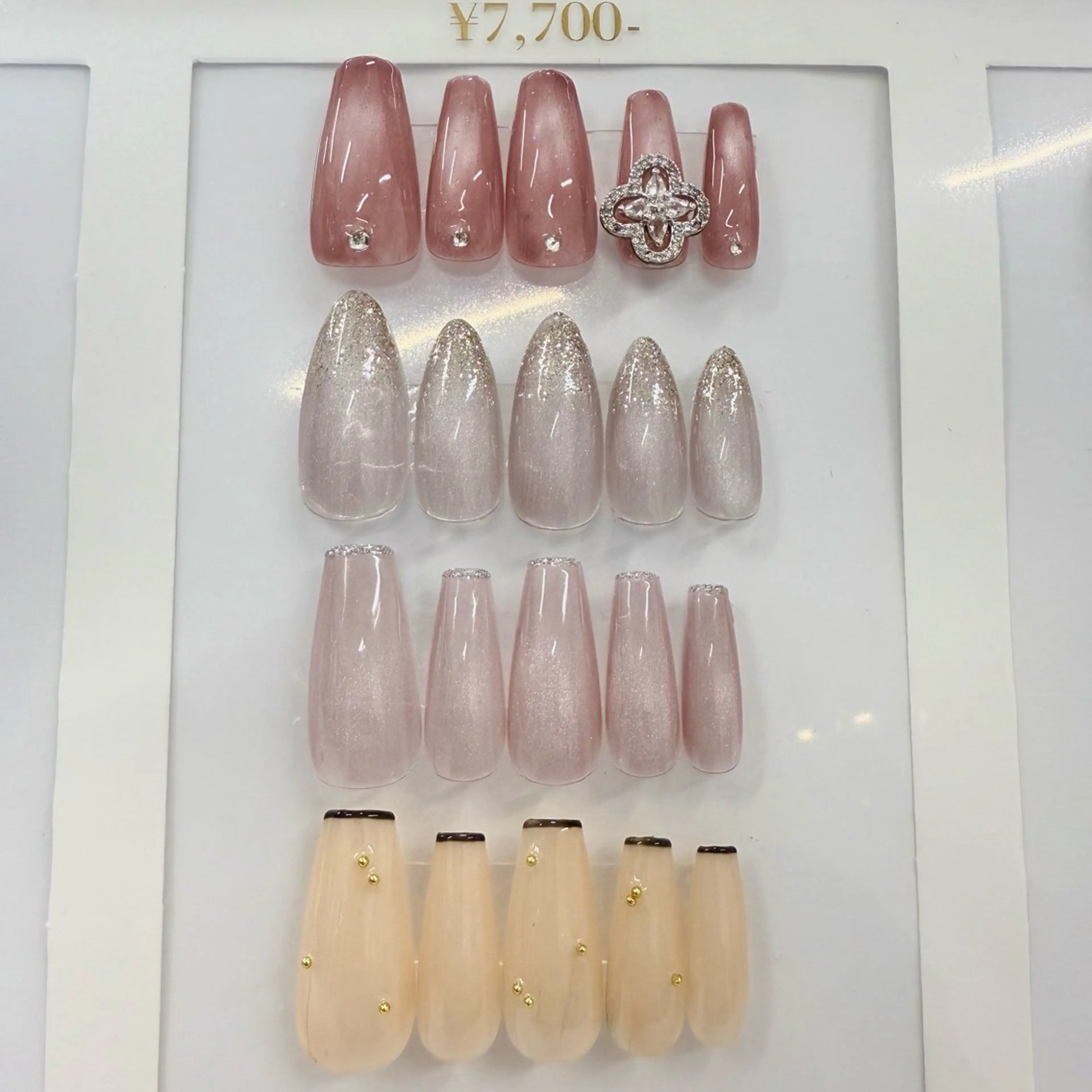 ネイル フレンチネイル ロングネイル マグネットネイル オフィスネイル シンプルネイル ハンドネイル Amie NAILのネイルデザイン