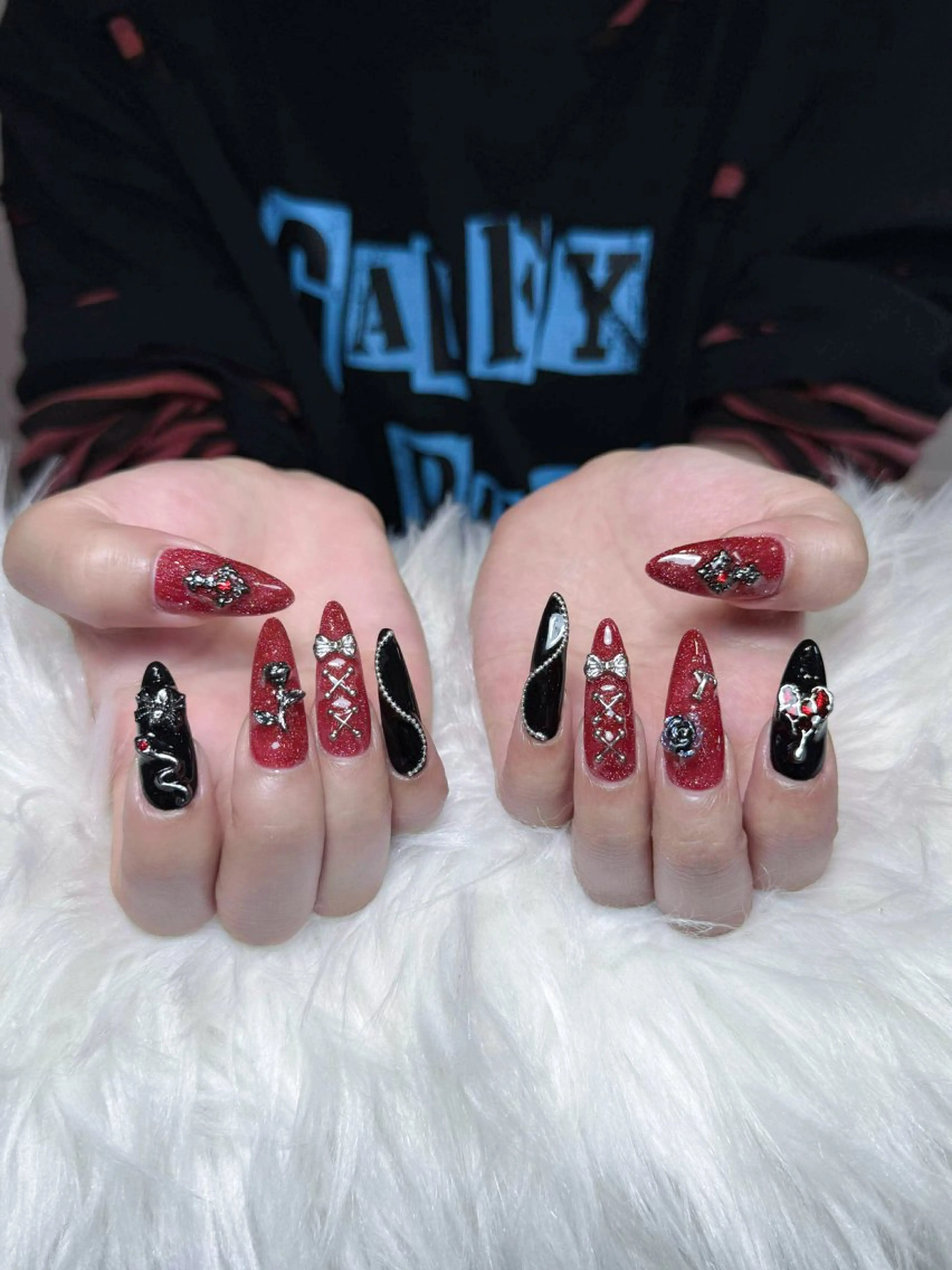 ネイル フレンチネイル ジェルネイル キラキラネイル 韓国ネイル マグネットネイル Julli nail studio所属・Julli NailStudioのネイルデザイン