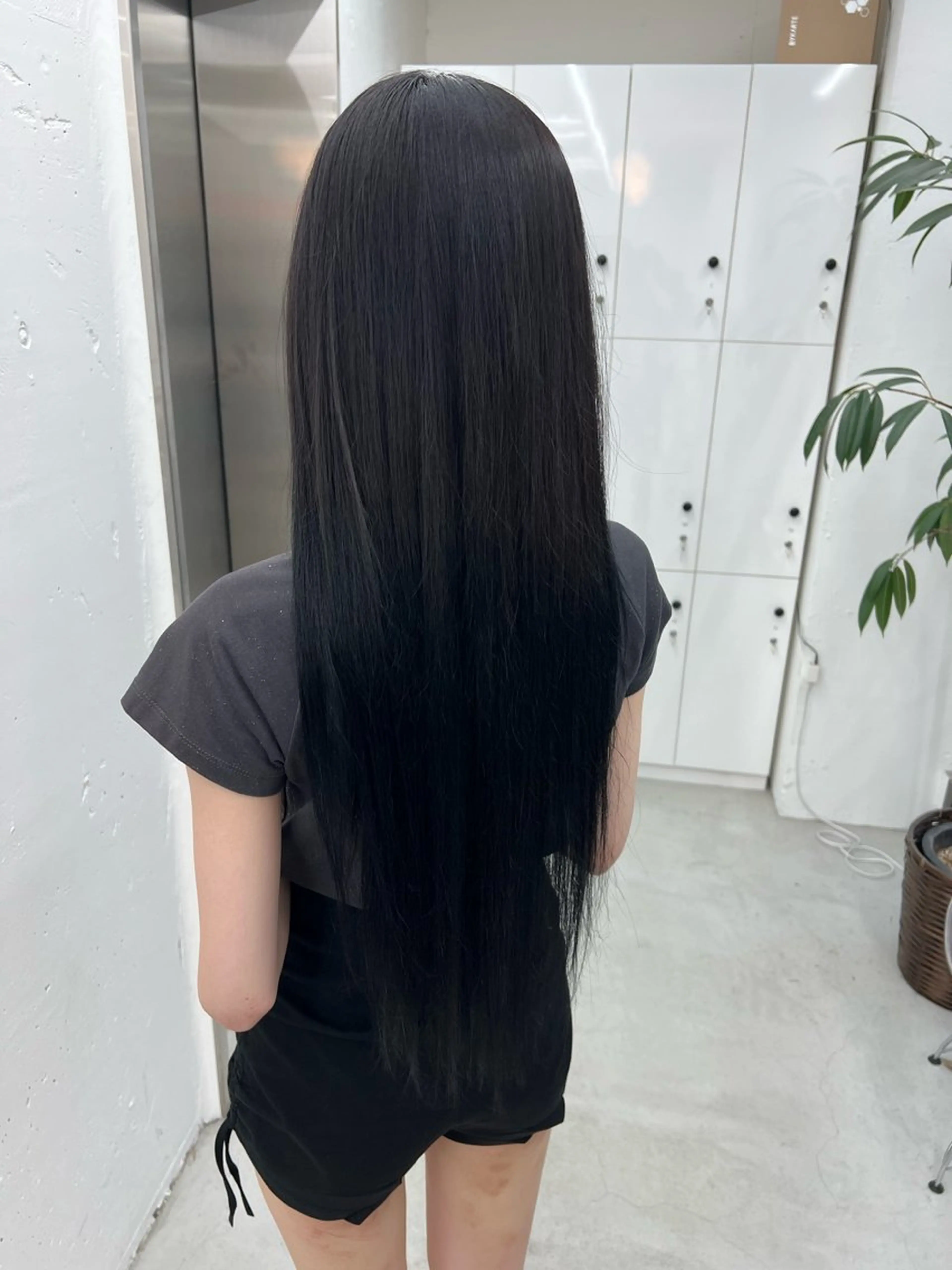 ロング カラー 黒髪 透明感カラー ナチュラルブラック カット ヘアカラー トリートメント あすか JILLSTUDIOのヘアスタイル