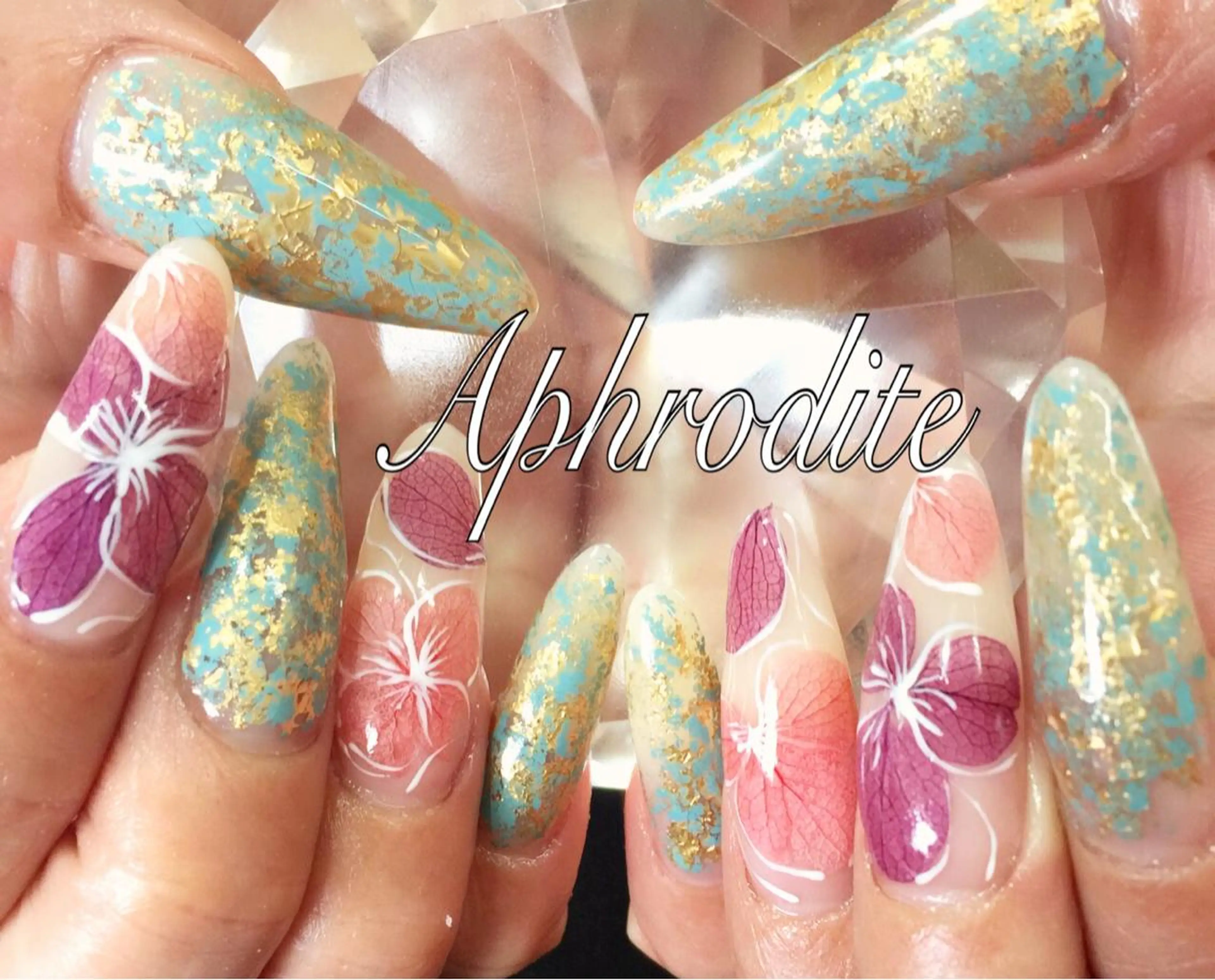 ショート ネイル APHRODITE Nagisaのネイルデザイン