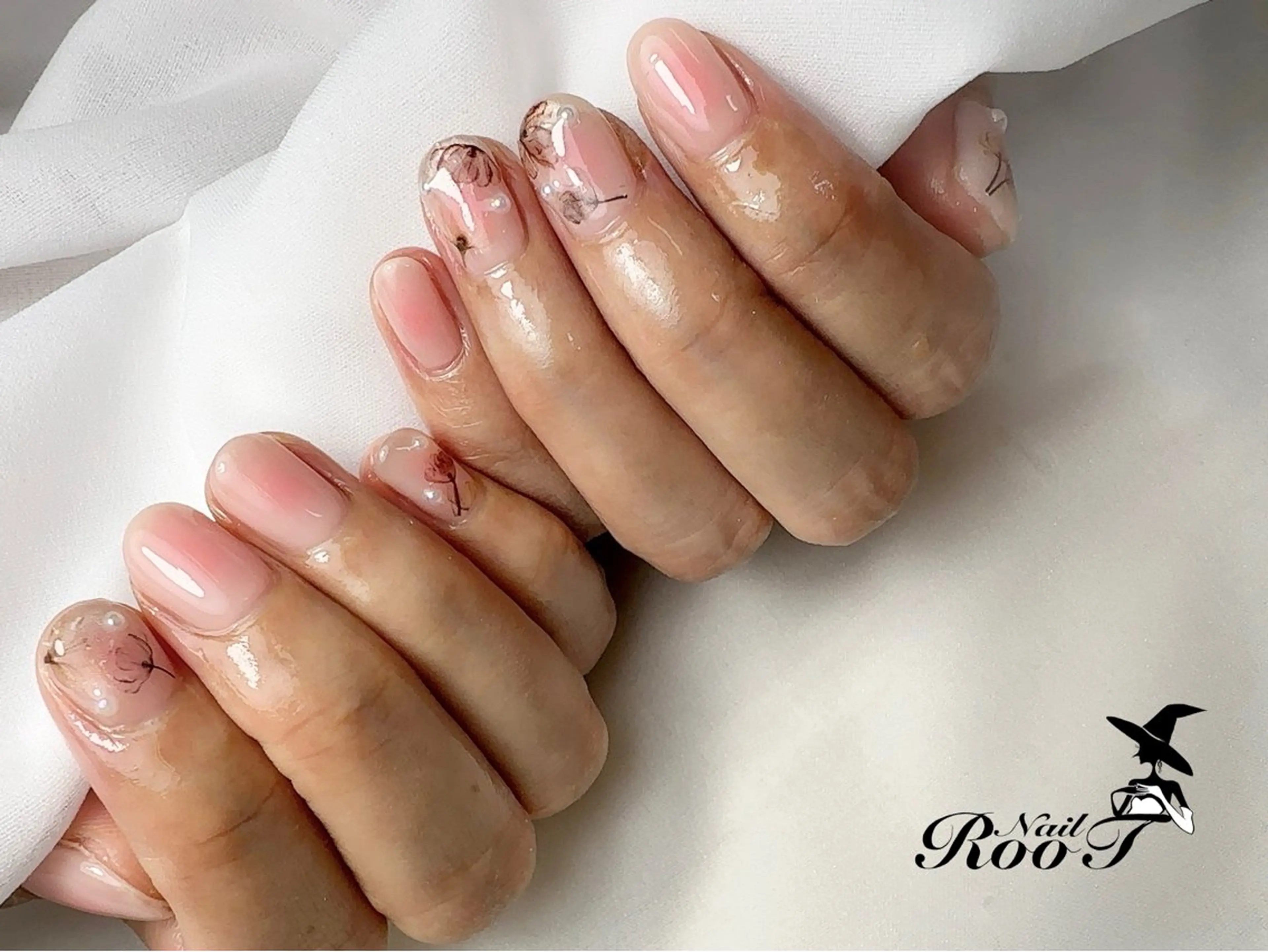 ネイル チークネイル ハンドネイル RooT Nailのネイルデザイン
