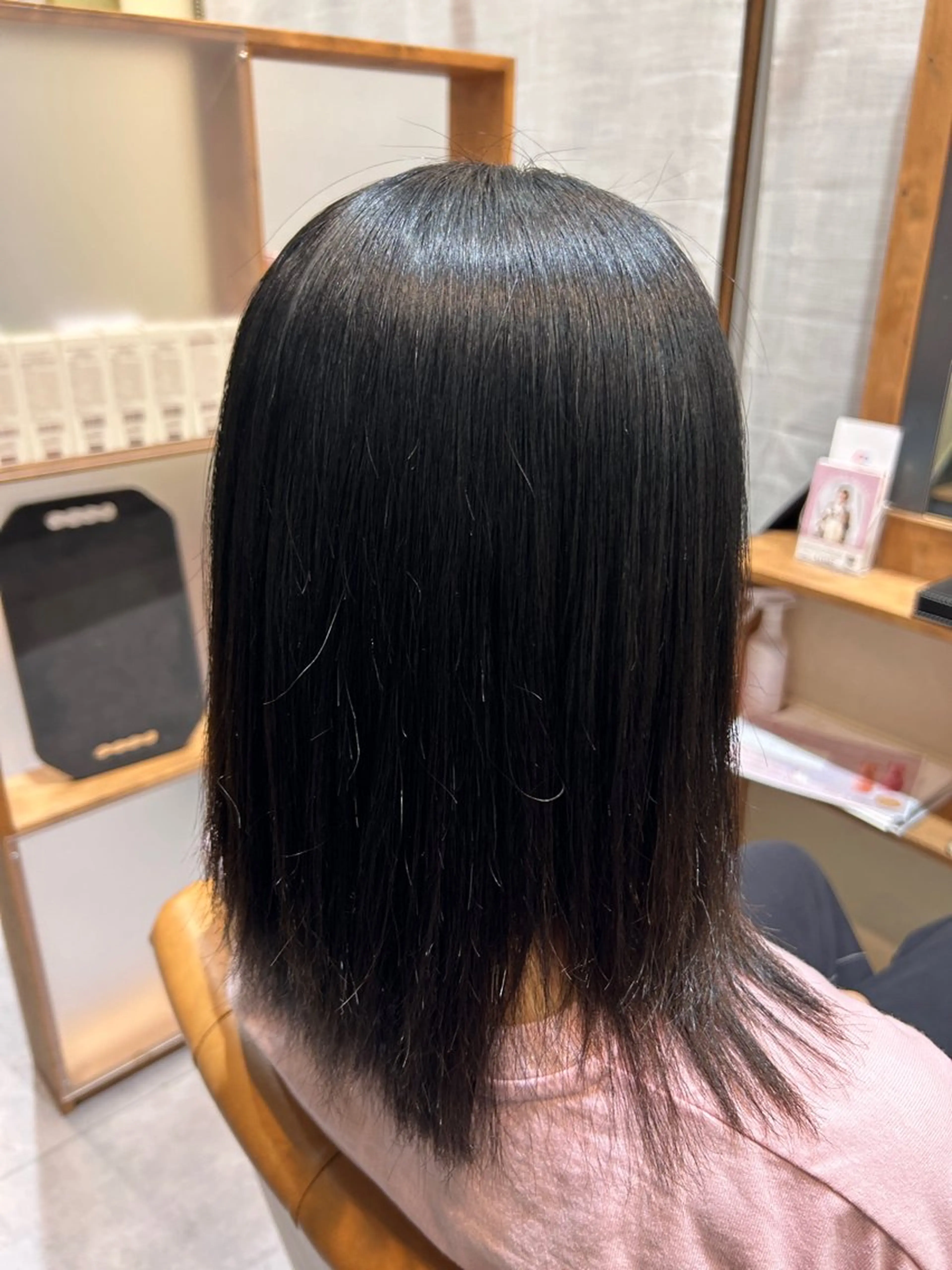 セミロング 髪質改善 井上 萌のヘアスタイル