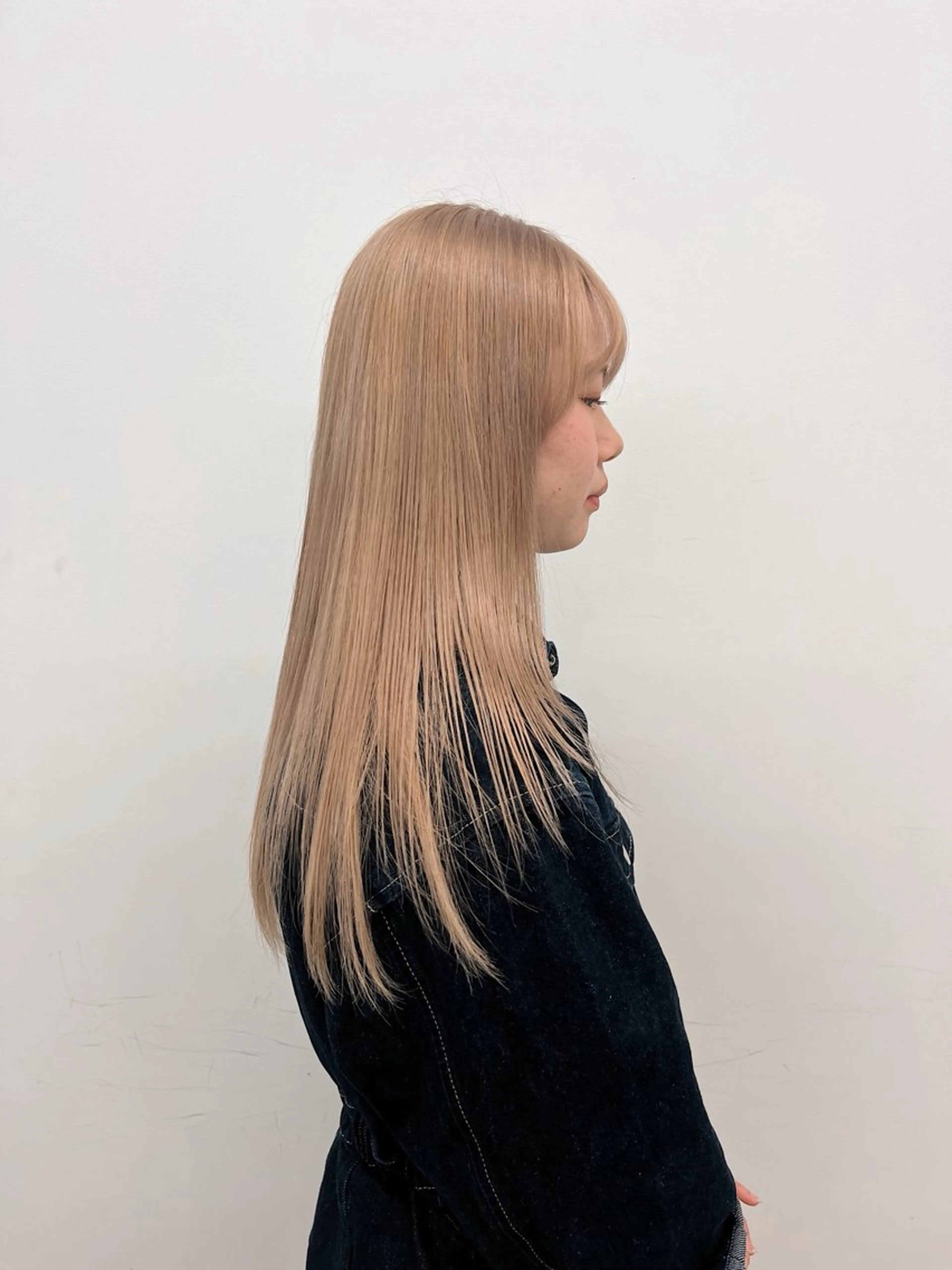 ロング カラー ベージュカラー ブリーチ ケアブリーチ ミルクティーベージュ ヘアカラー トリートメント 🍒暖色カラー🍒 ueno aiのヘアスタイル
