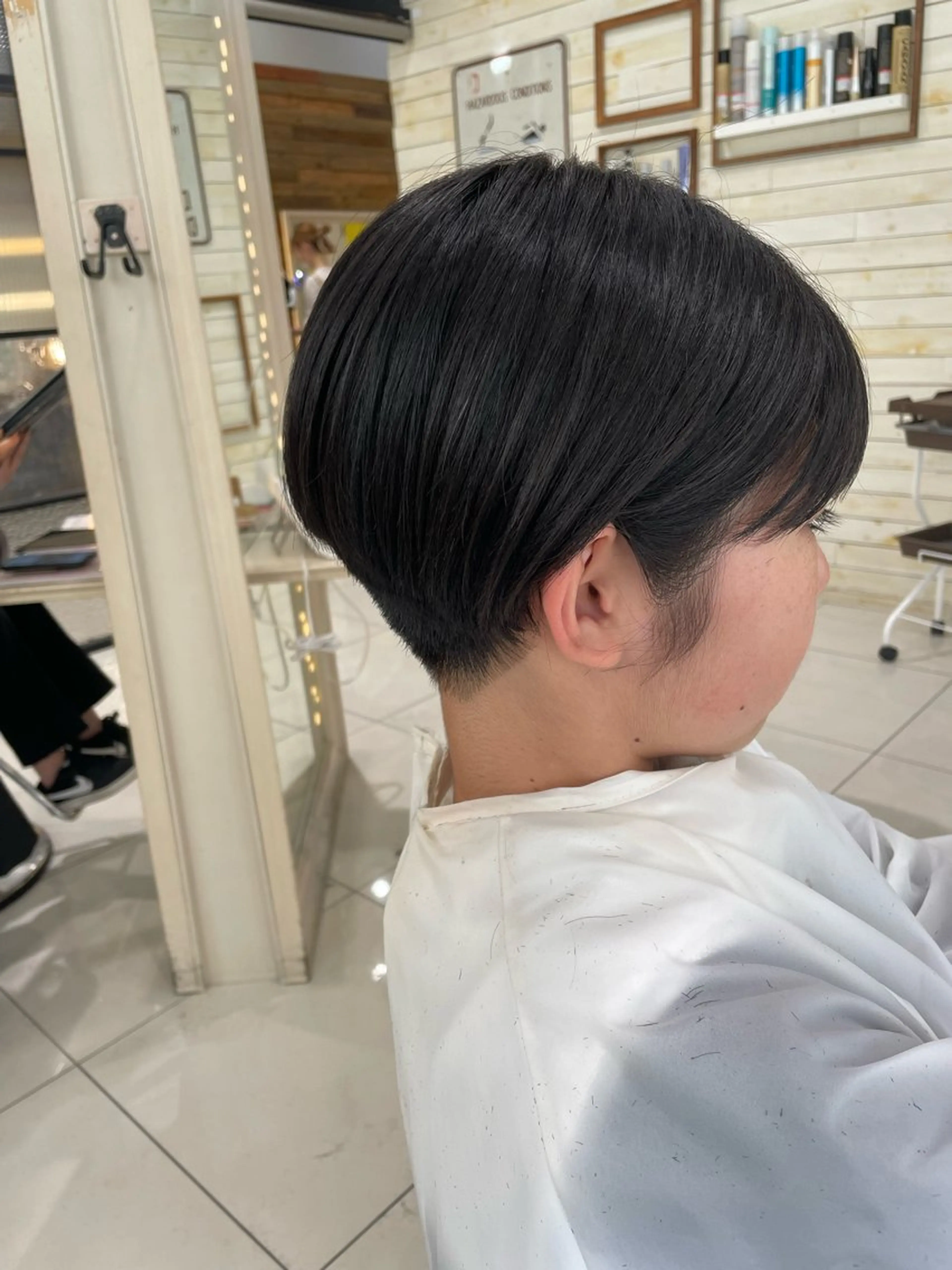 ショート カット ちぐさ/艶感/ ワンカラー🤍のヘアスタイル