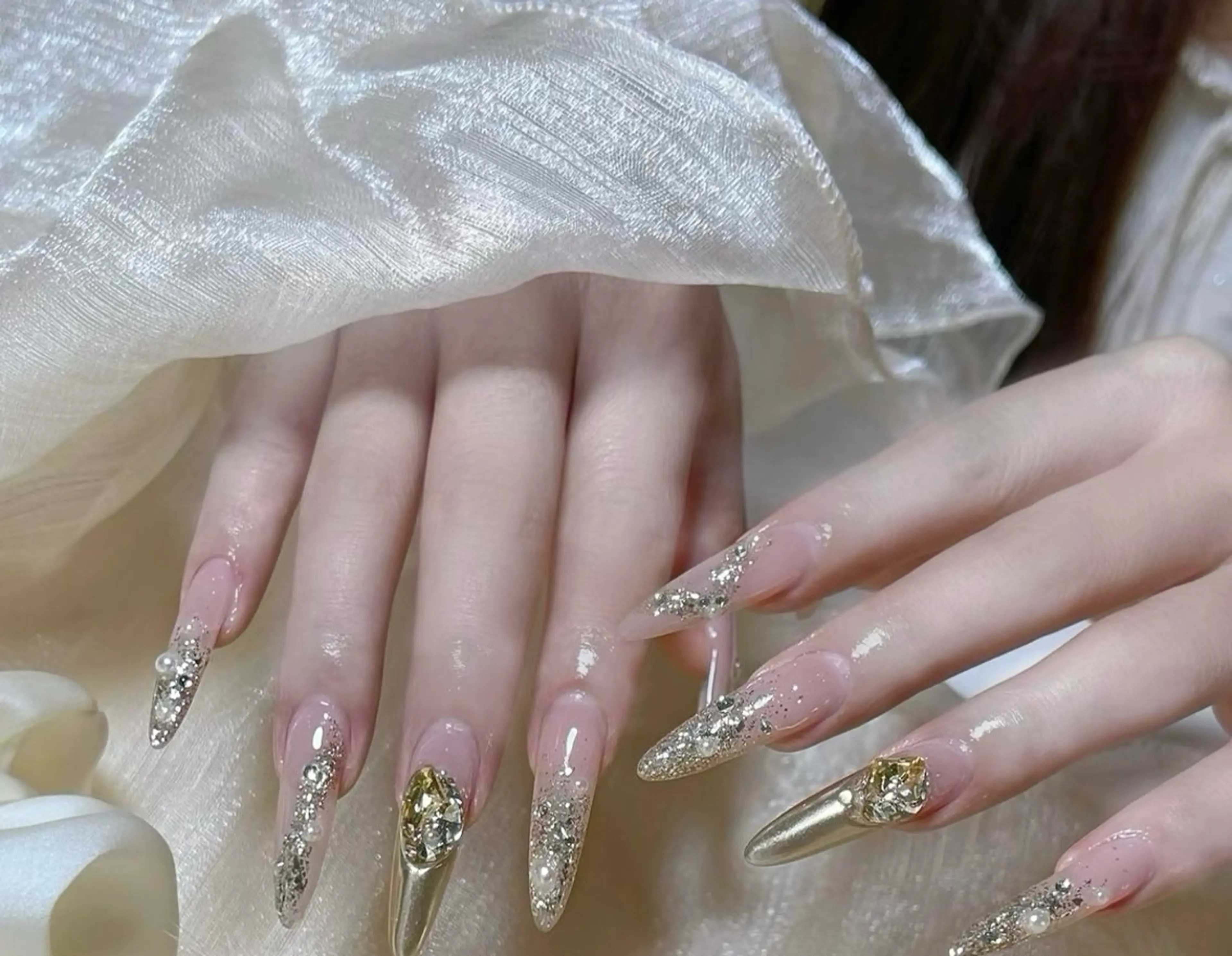 ネイル チークネイル 長さ出し フラワーネイル フレンチネイル ガーリー SunNail池袋駅 ワンホンネイルのネイルデザイン