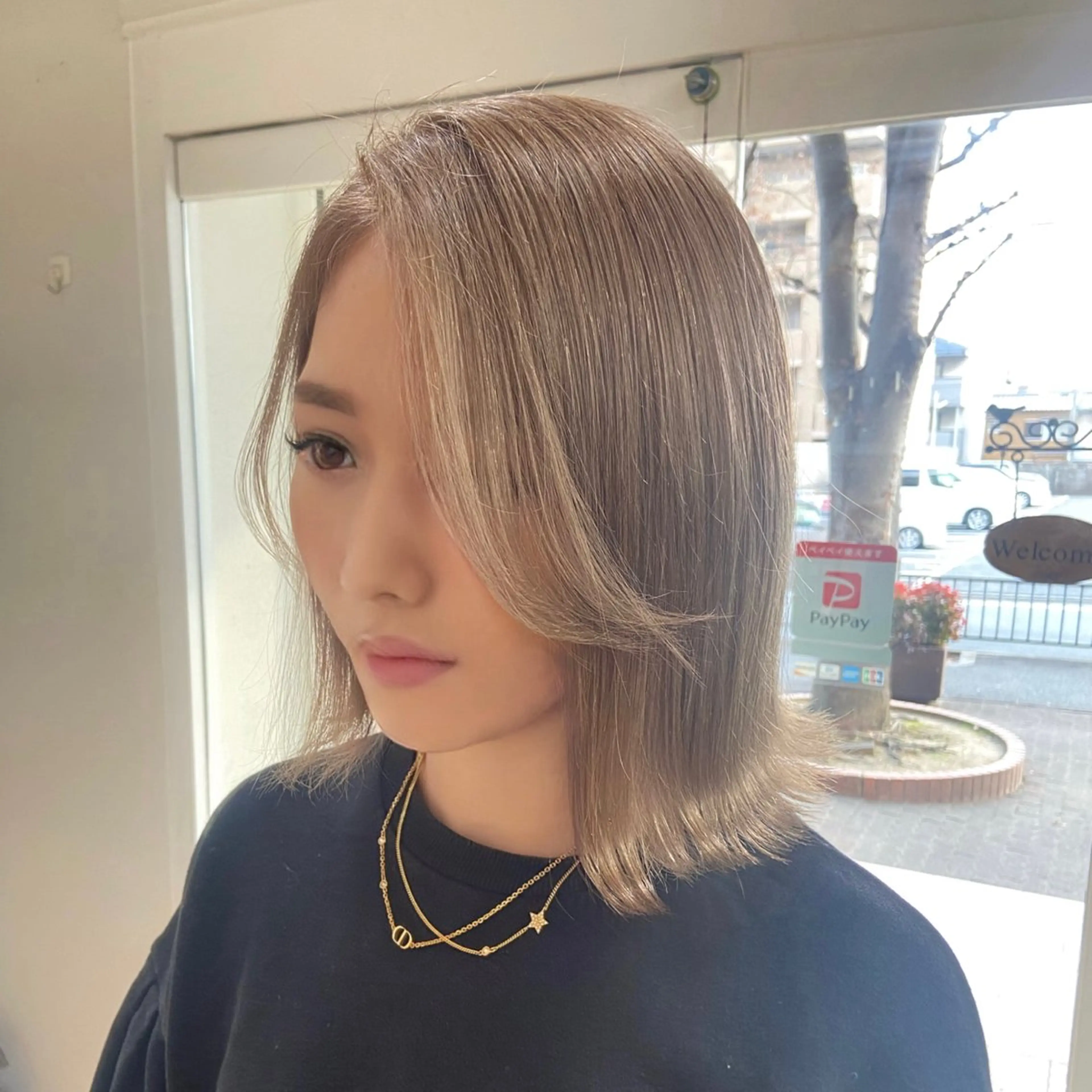 ミディアム カット ヘアカラー トリートメント 伏見稲荷/髪質改善/ ブリーチ/西川奈穂のヘアスタイル