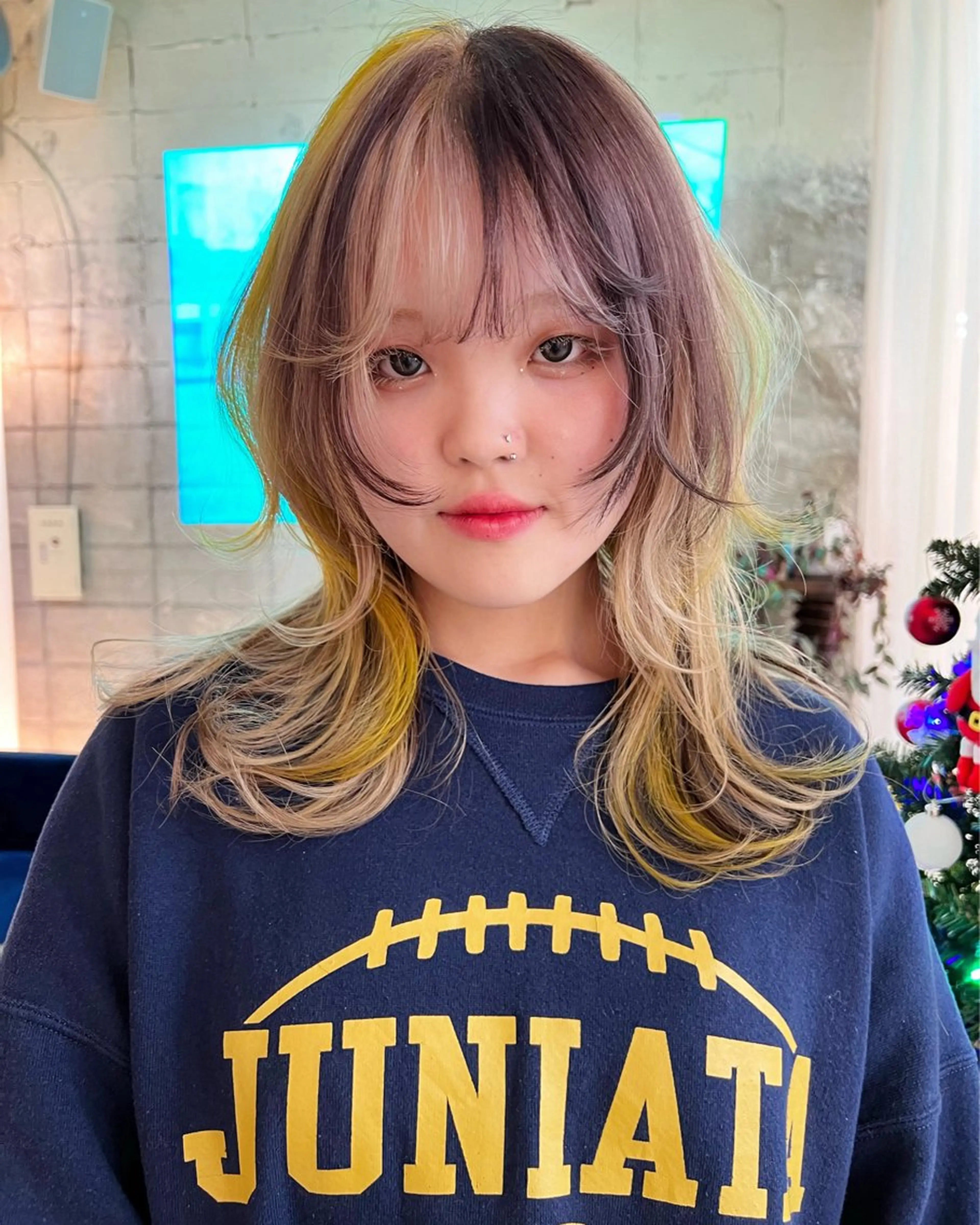 セミロング カラー haco＋所属・圧倒的デザイン力 店長🎨RENAのヘアスタイル