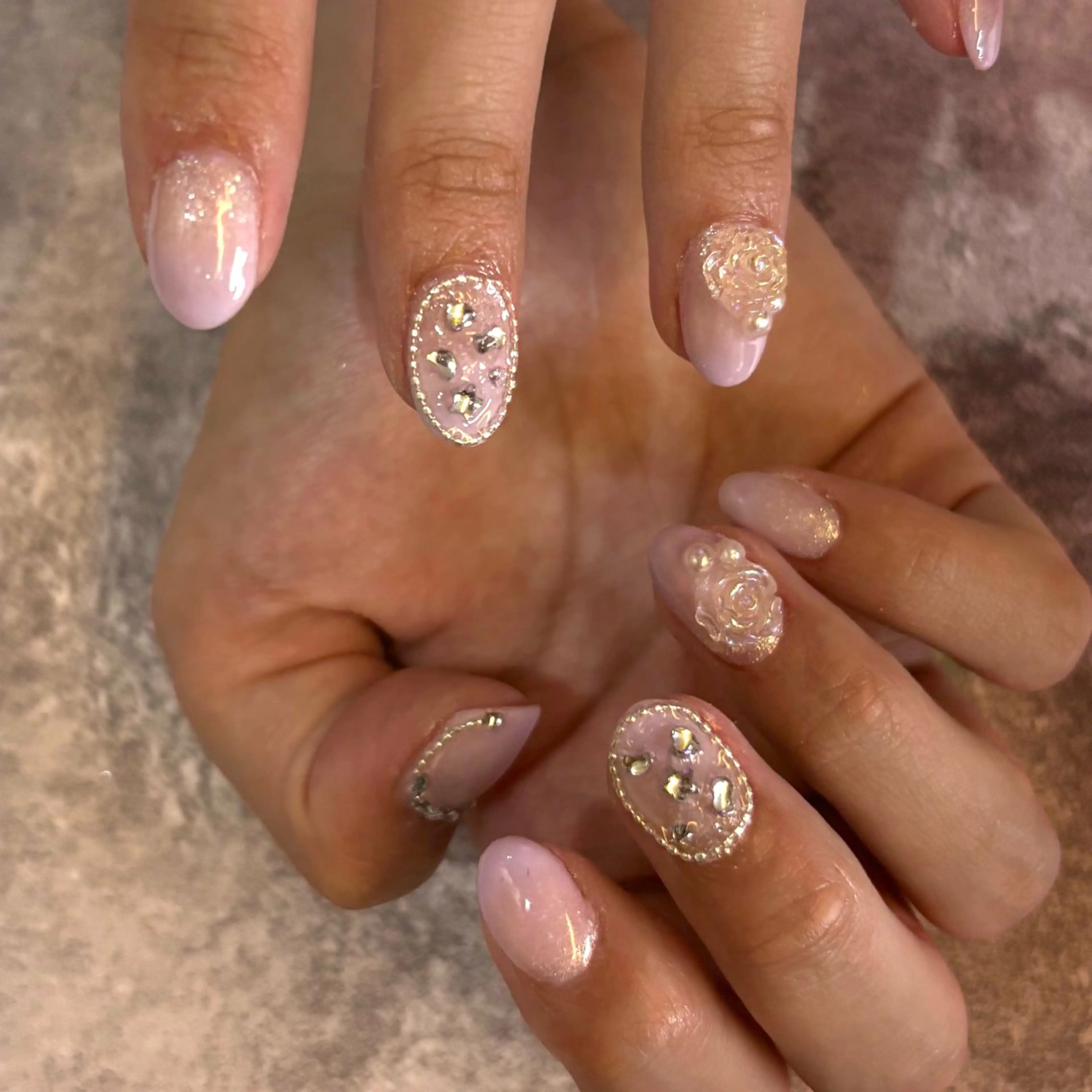 ネイル フレンチネイル ガーリー ハンドネイル mood mitsukiのネイルデザイン