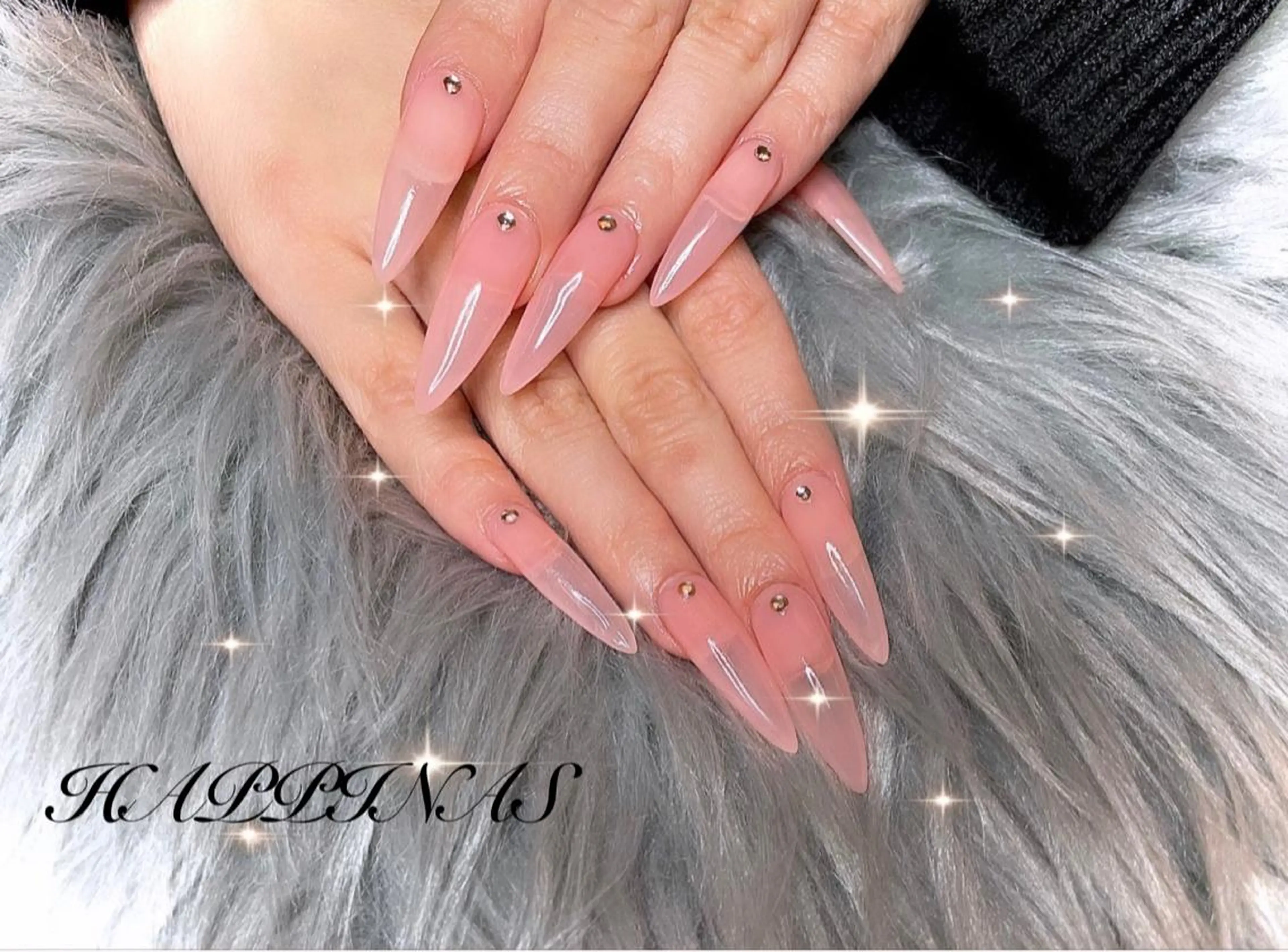 ネイル ロングネイル ワンカラーネイル ピンク スカルプネイル シンプルネイル ハンドネイル HAPPINAS Jrネイリスト💅のネイルデザイン