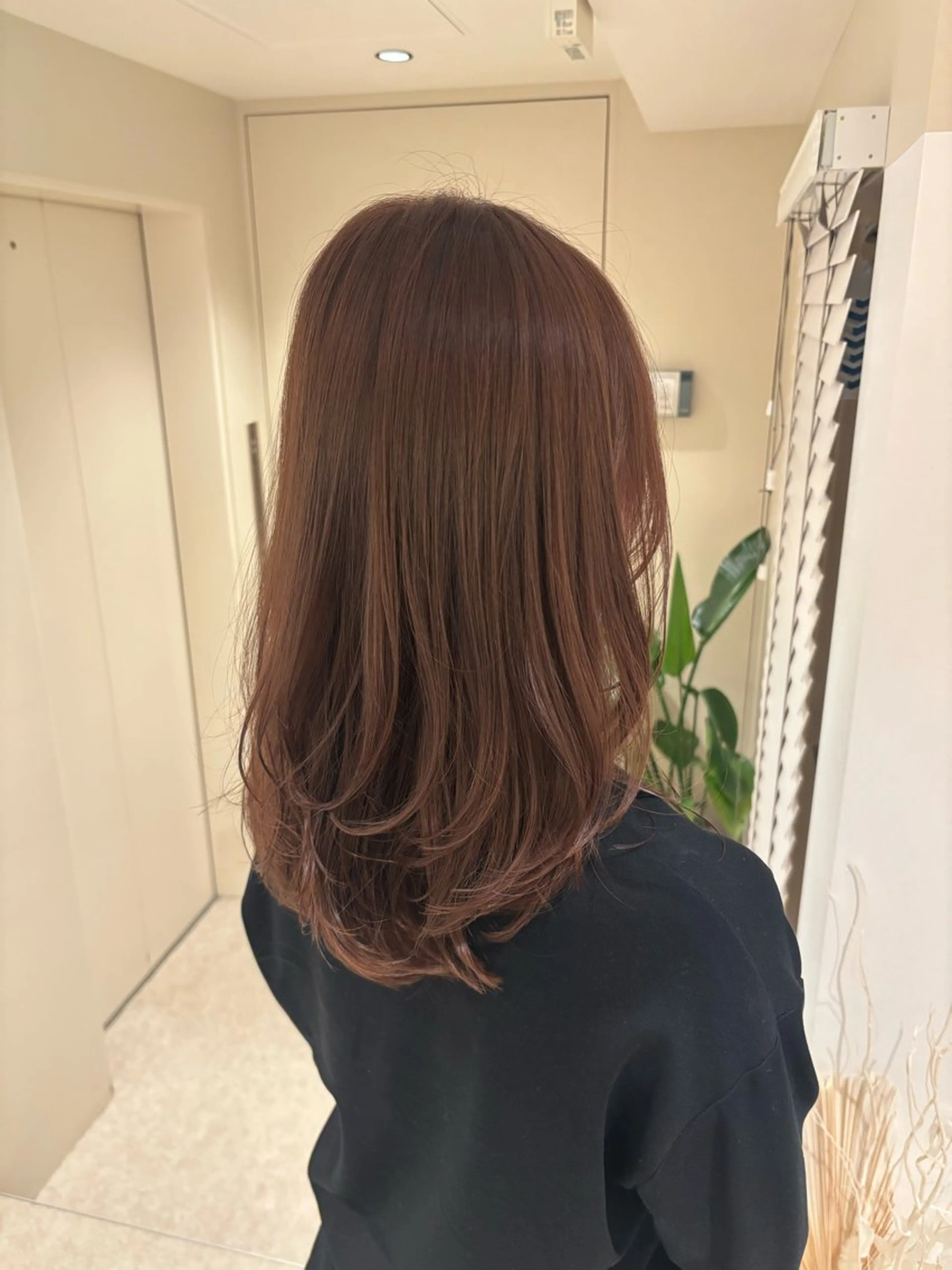 セミロング 篠崎 加奈のヘアスタイル