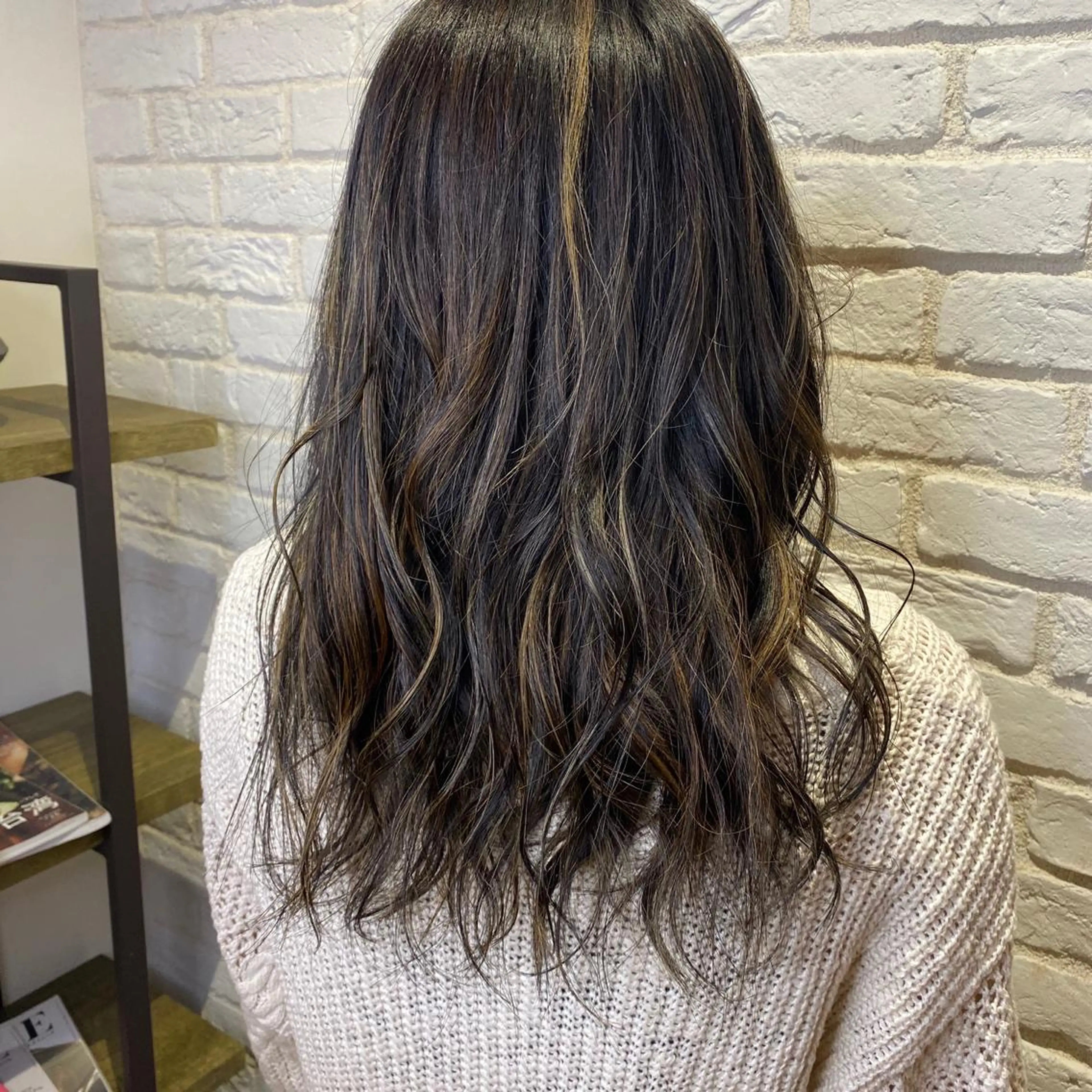 セミロング カラー TRUCK トラックのヘアスタイル