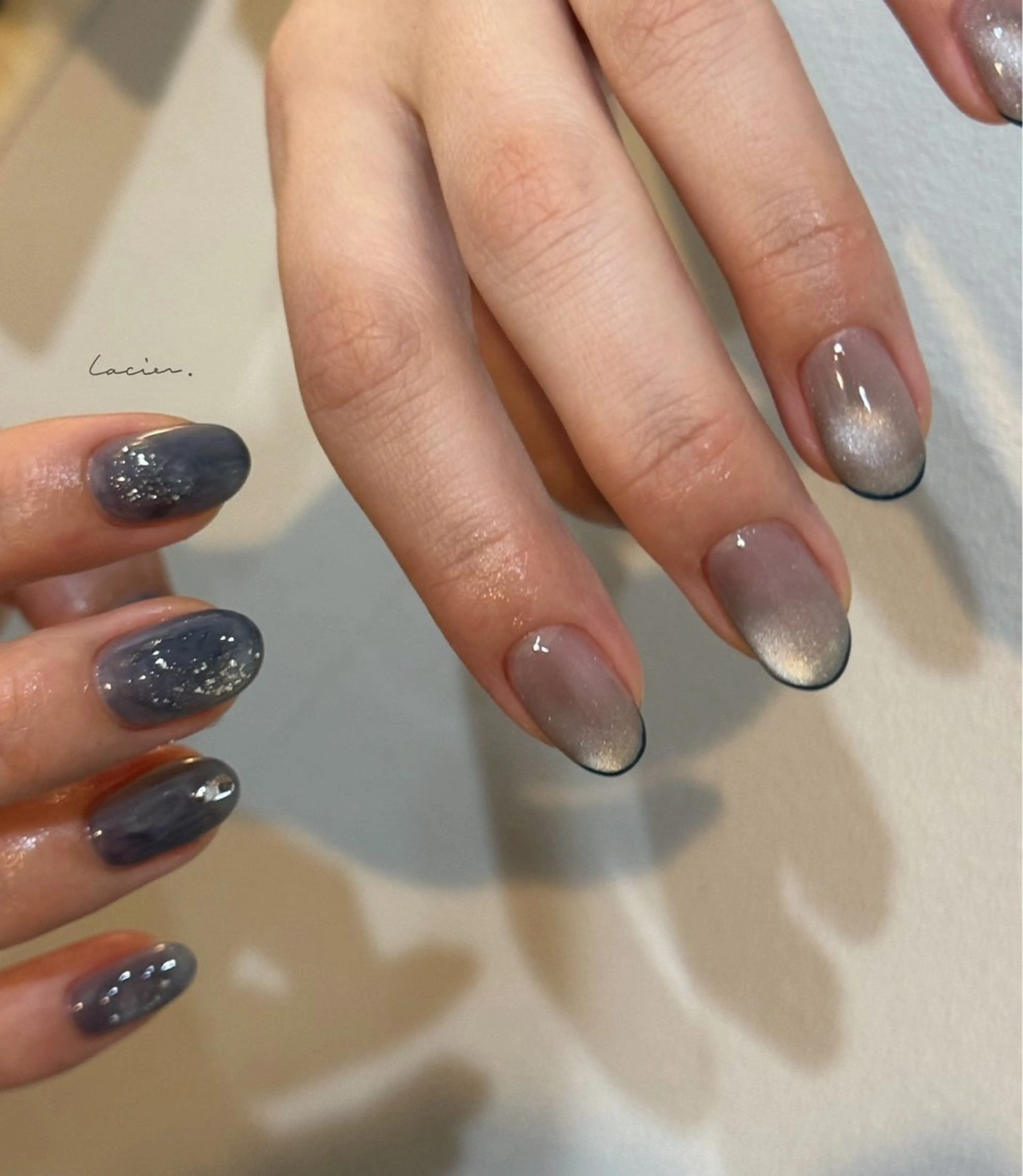 ネイル マグネットネイル ネイビー ニュアンスネイル ハンドネイル lacier nailのネイルデザイン