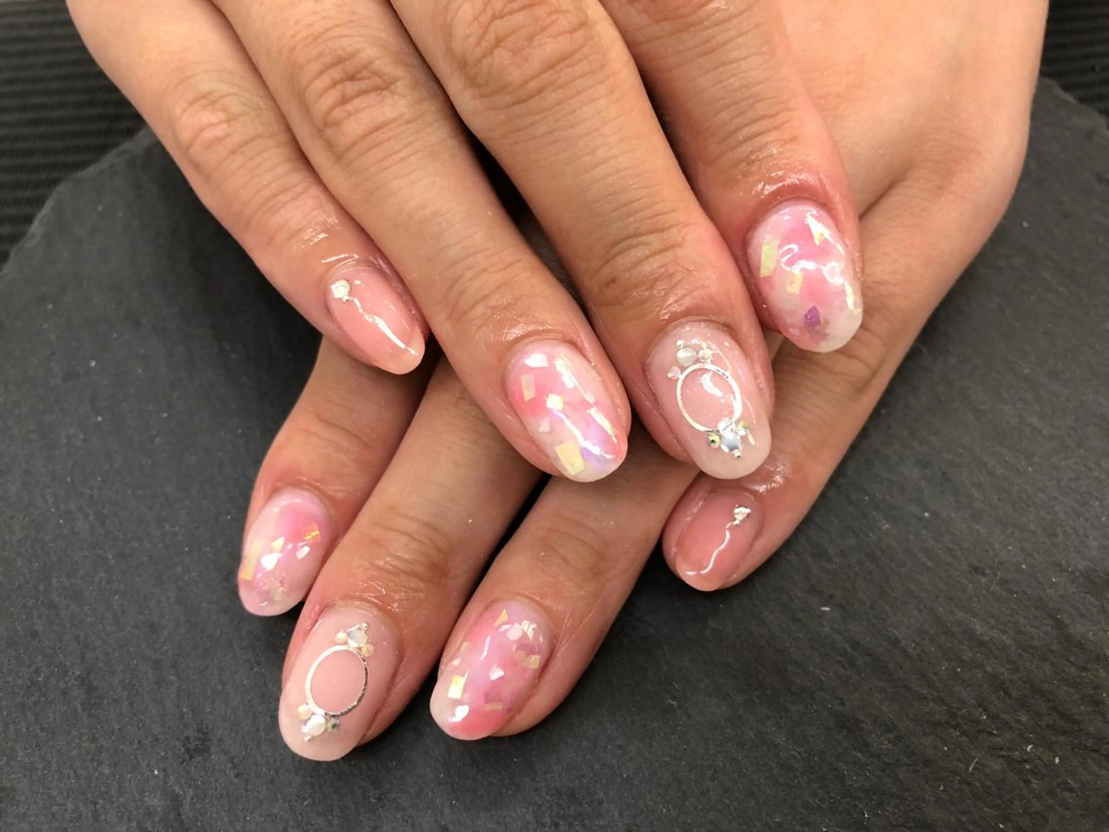 ネイル esNail&eye イーズネイル＆アイのネイルデザイン