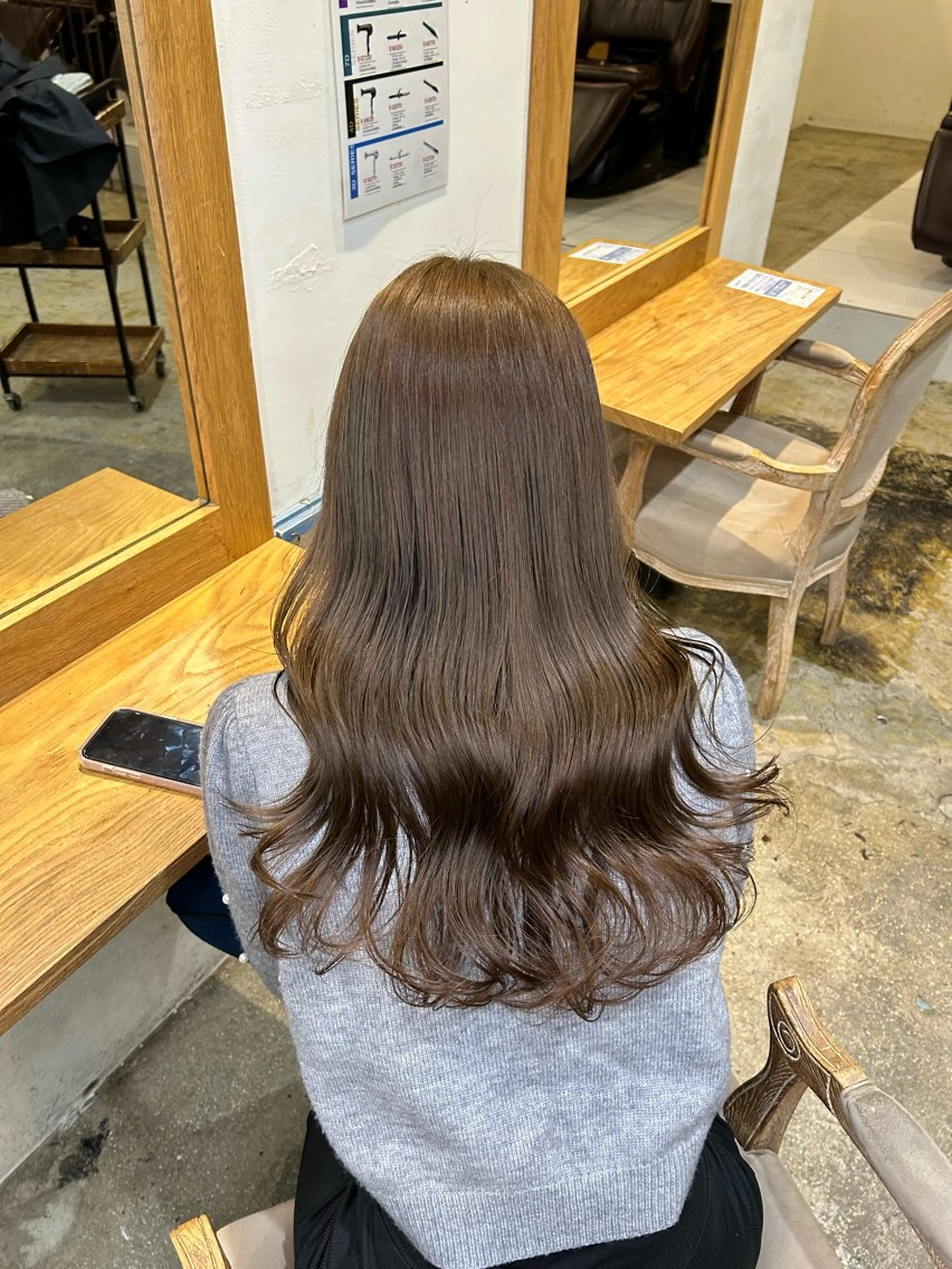 ロング ヘアカラー 北田 美琴 / 柔らかいカラーのヘアスタイル