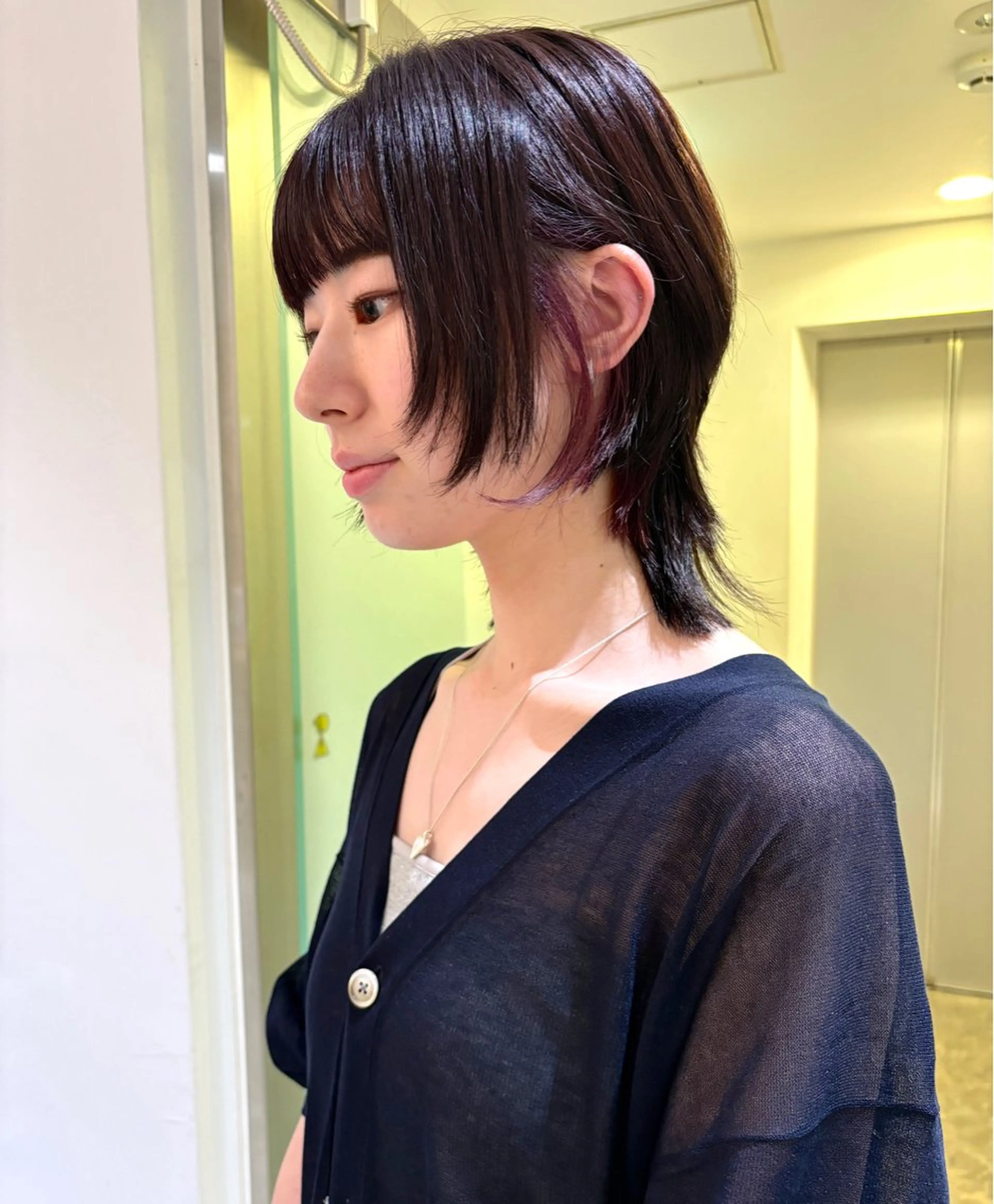 ミディアム カラー イヤリングカラー カット ヘアカラー トリートメント やまもと さえのヘアスタイル